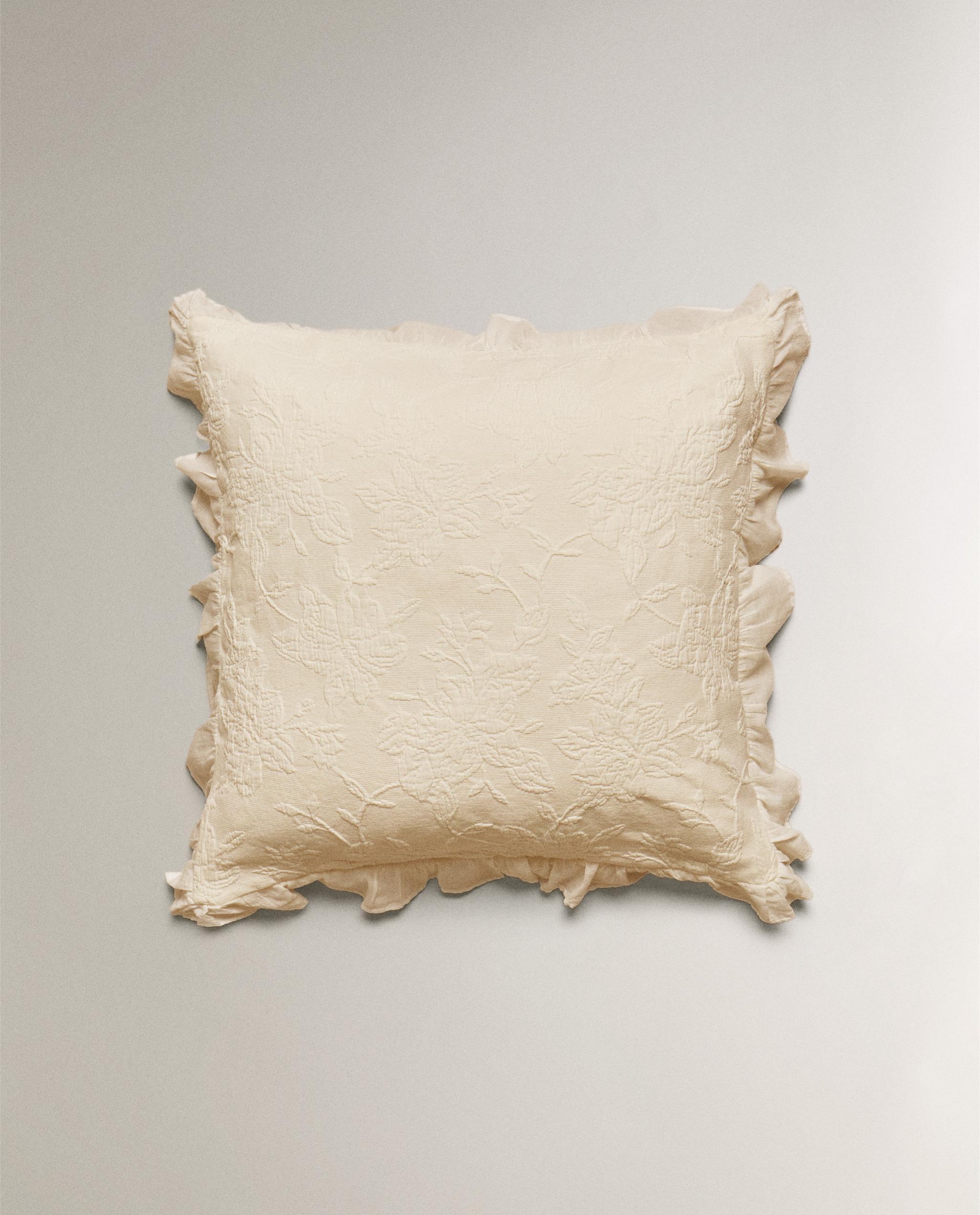 JACQUARD CUSHION COVER WITH RUFFLE product thumbnail 3