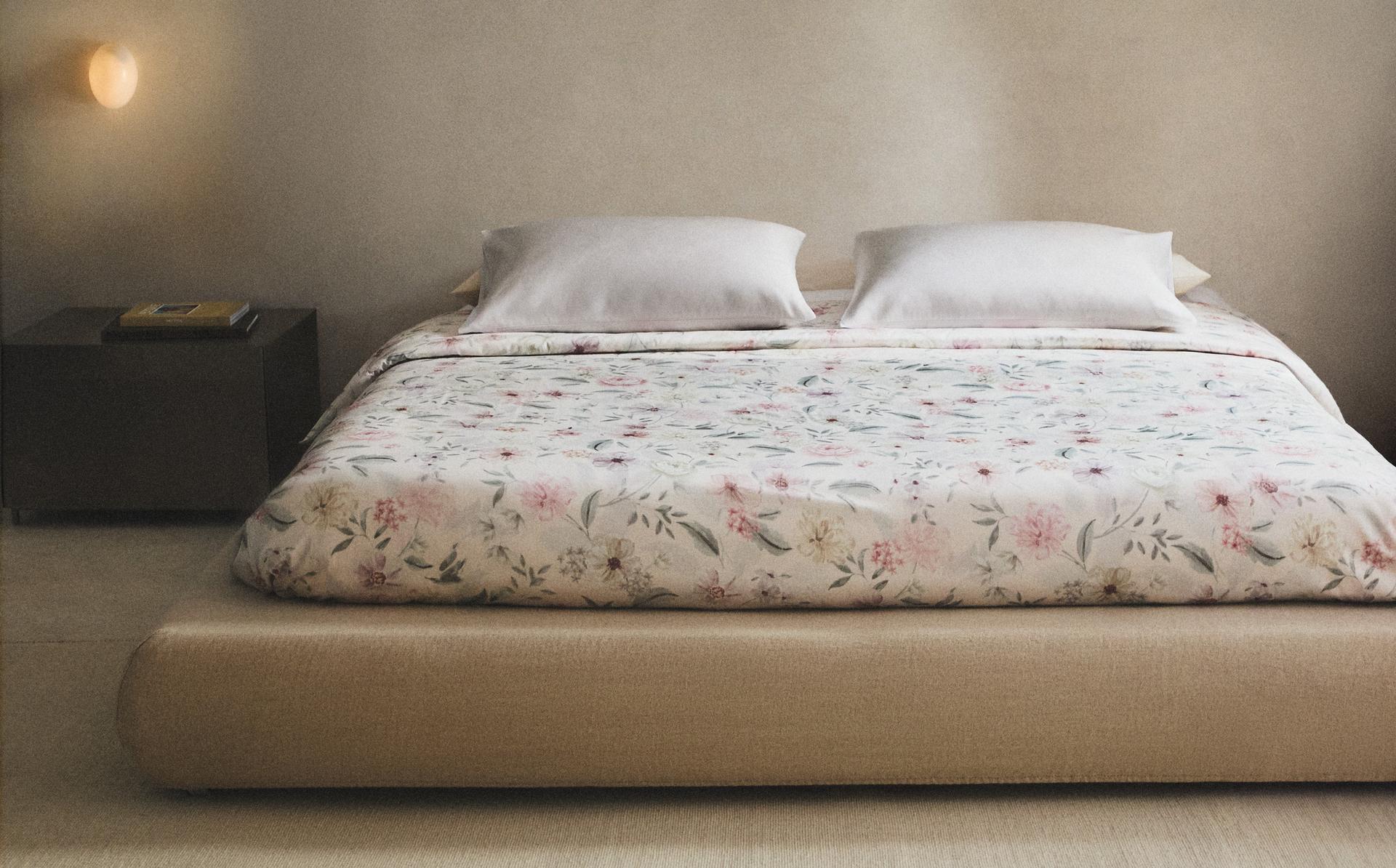 غلاف لحاف ساتان بطبعة أزهار غلاف لحاف ساتان بطبعة أزهار