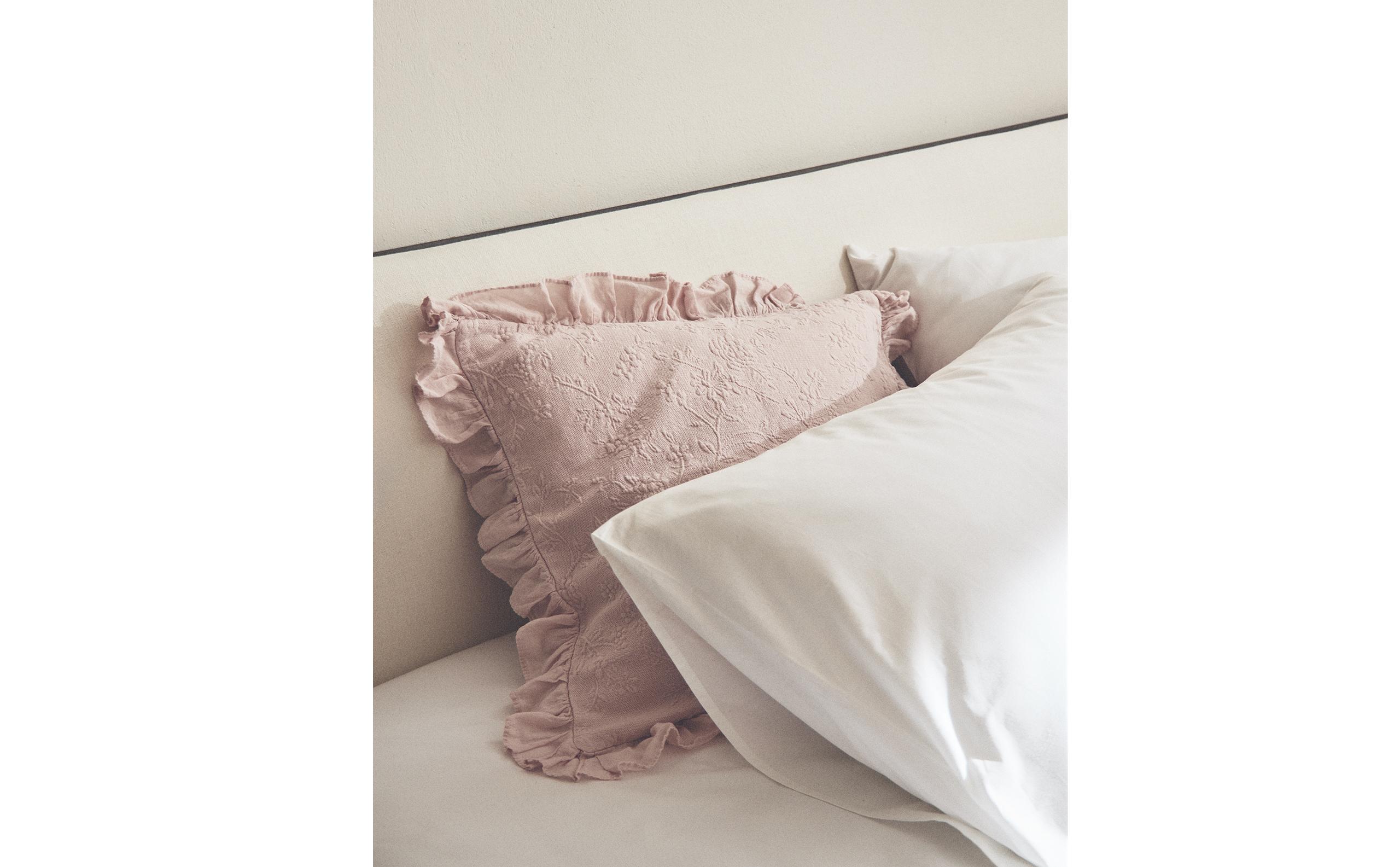 JACQUARD CUSHION COVER WITH RUFFLE product thumbnail 9
