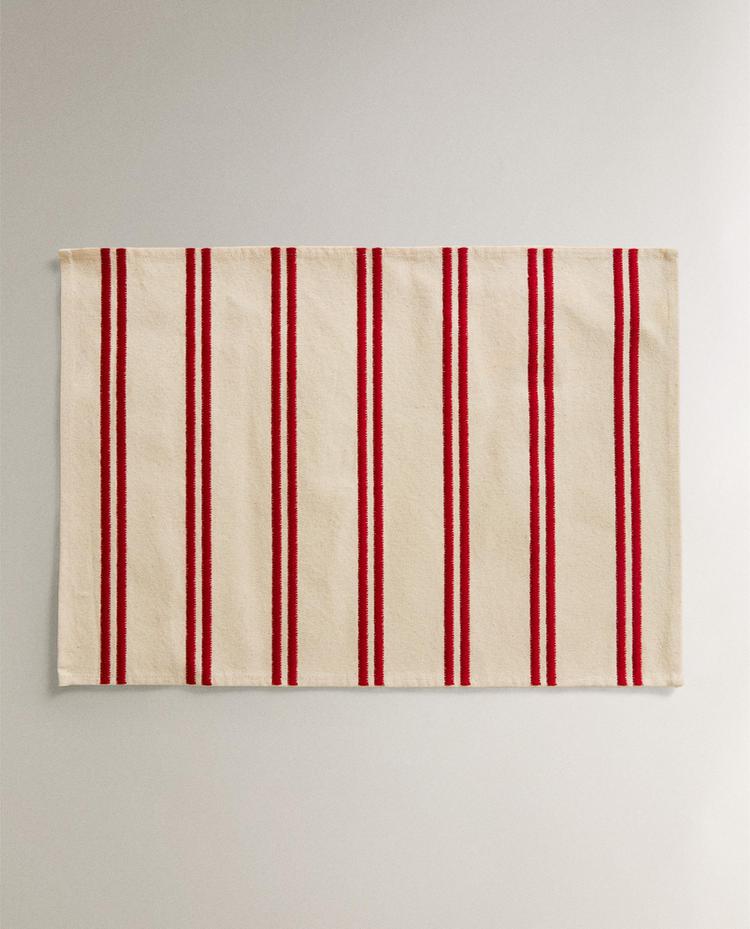 MANTEL INDIVIDUAL DOBLE RAYA BORDADA