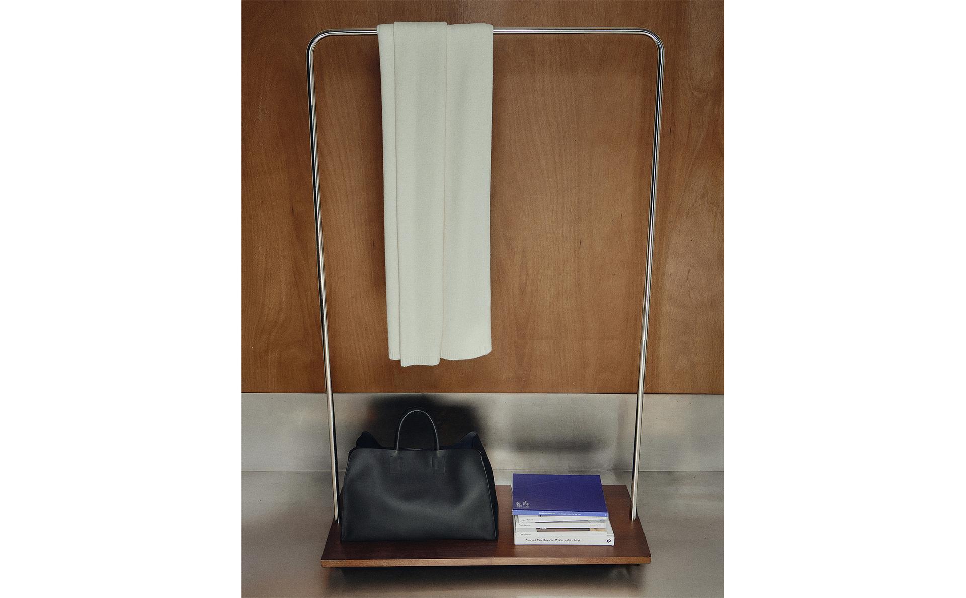 KLEIDERSTÄNDER METALL UND HOLZ