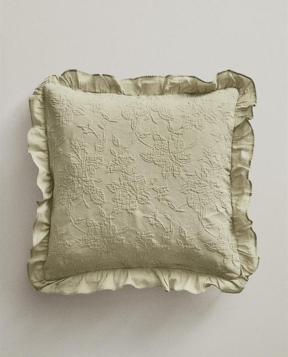 JACQUARD CUSHION COVER WITH RUFFLE
