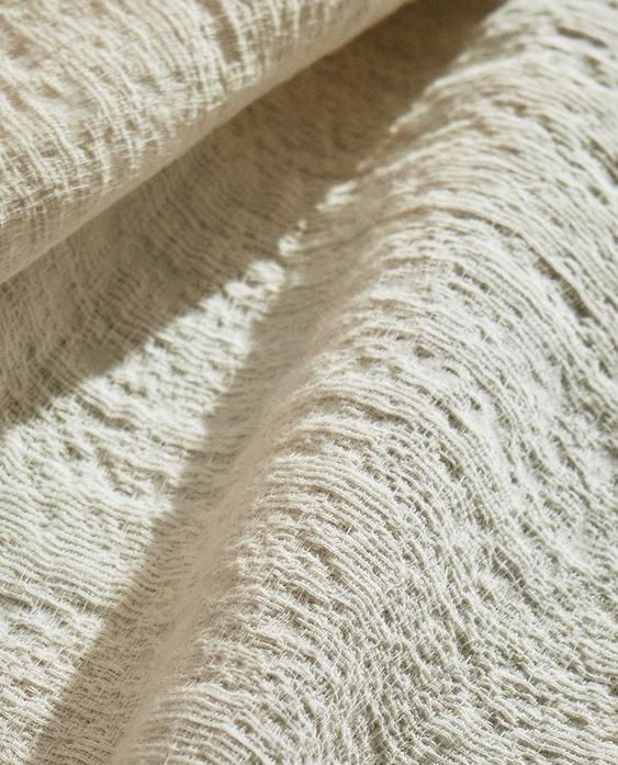 TEXTURED BEDSPREAD