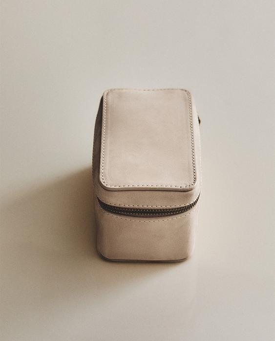 KLEINES REISESCHMUCKKÄSTCHEN AUS LEDER KLEINES REISESCHMUCKKÄSTCHEN AUS LEDER