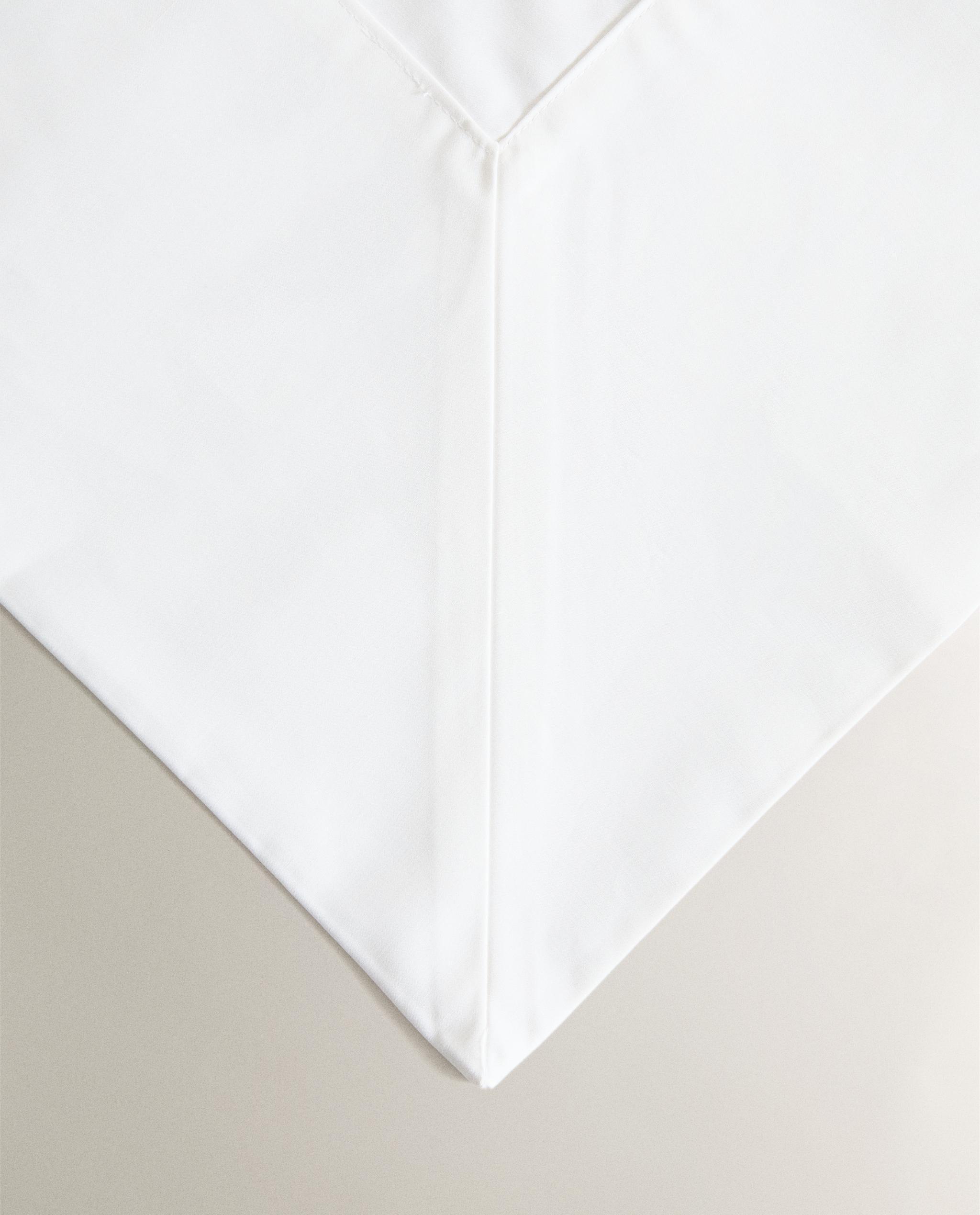 PLANT EMBROIDERED SATIN TABLECLOTH product thumbnail 2