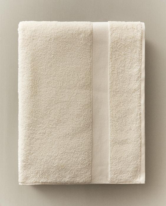 SERVIETTE DE BAIN COTON PREMIUM (600 g/m²) SERVIETTE DE BAIN COTON PREMIUM (600 g/m²)