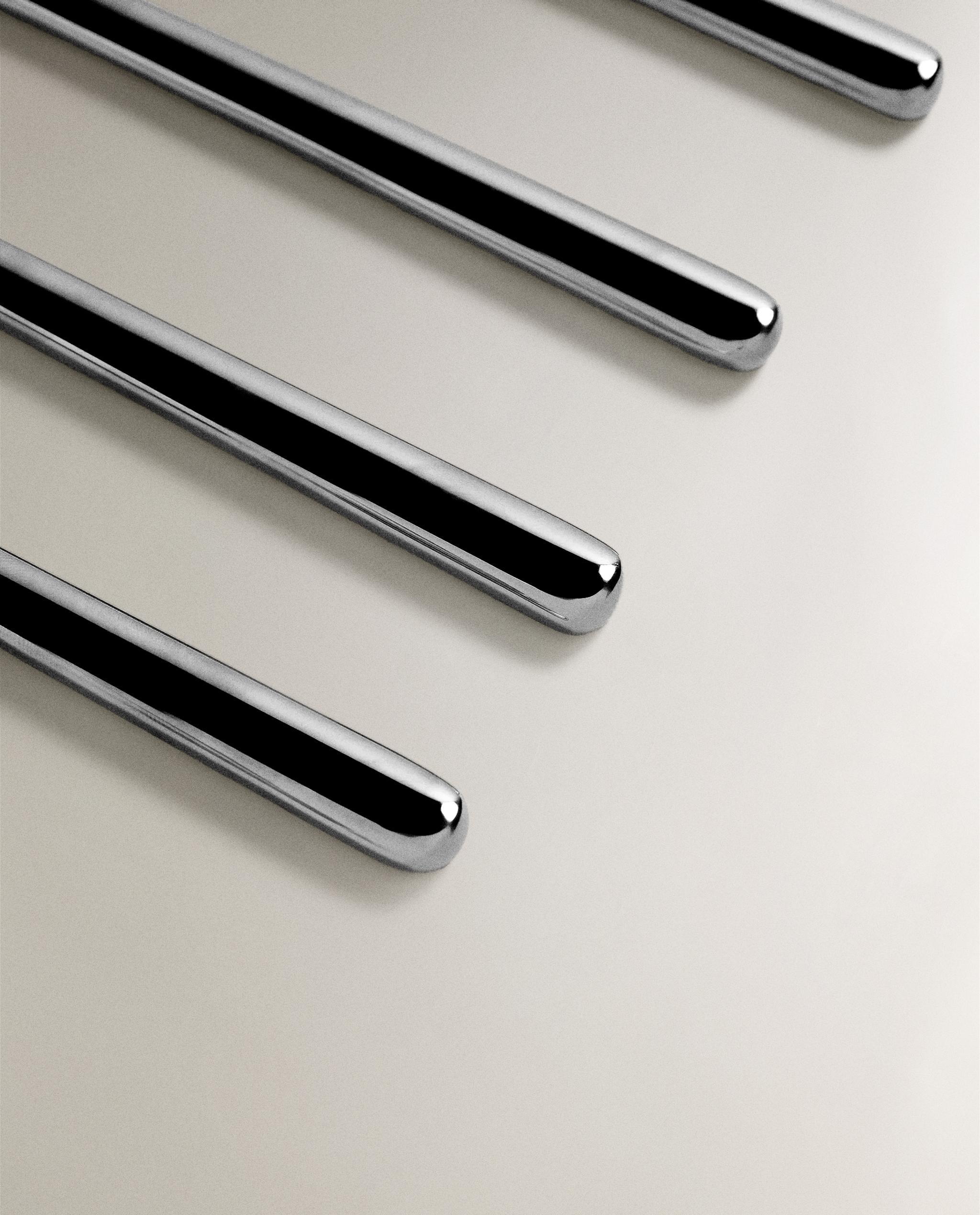 PACK OF SHINY STEEL KNIVES (PACK OF 4) product thumbnail 8
