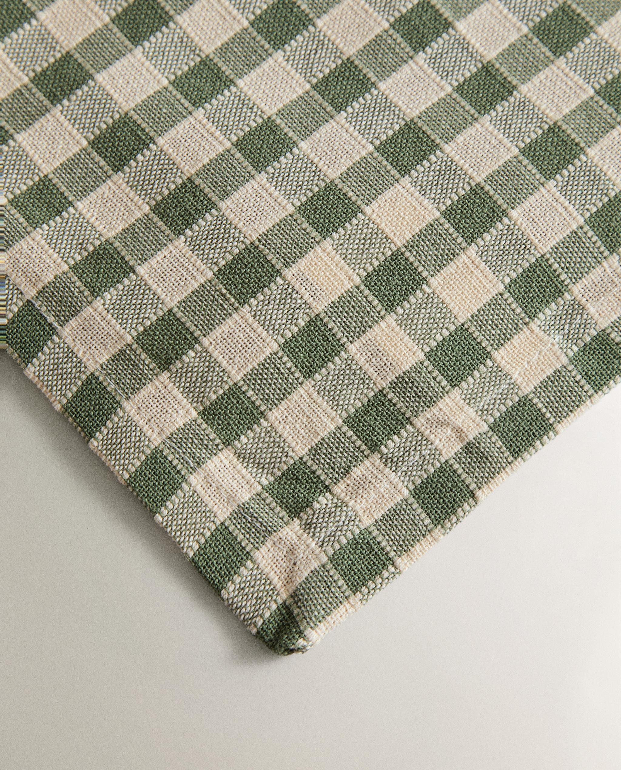 PACK OF CHECK NAPKINS WITH TOPSTITCHING (PACK OF 2) product thumbnail 2