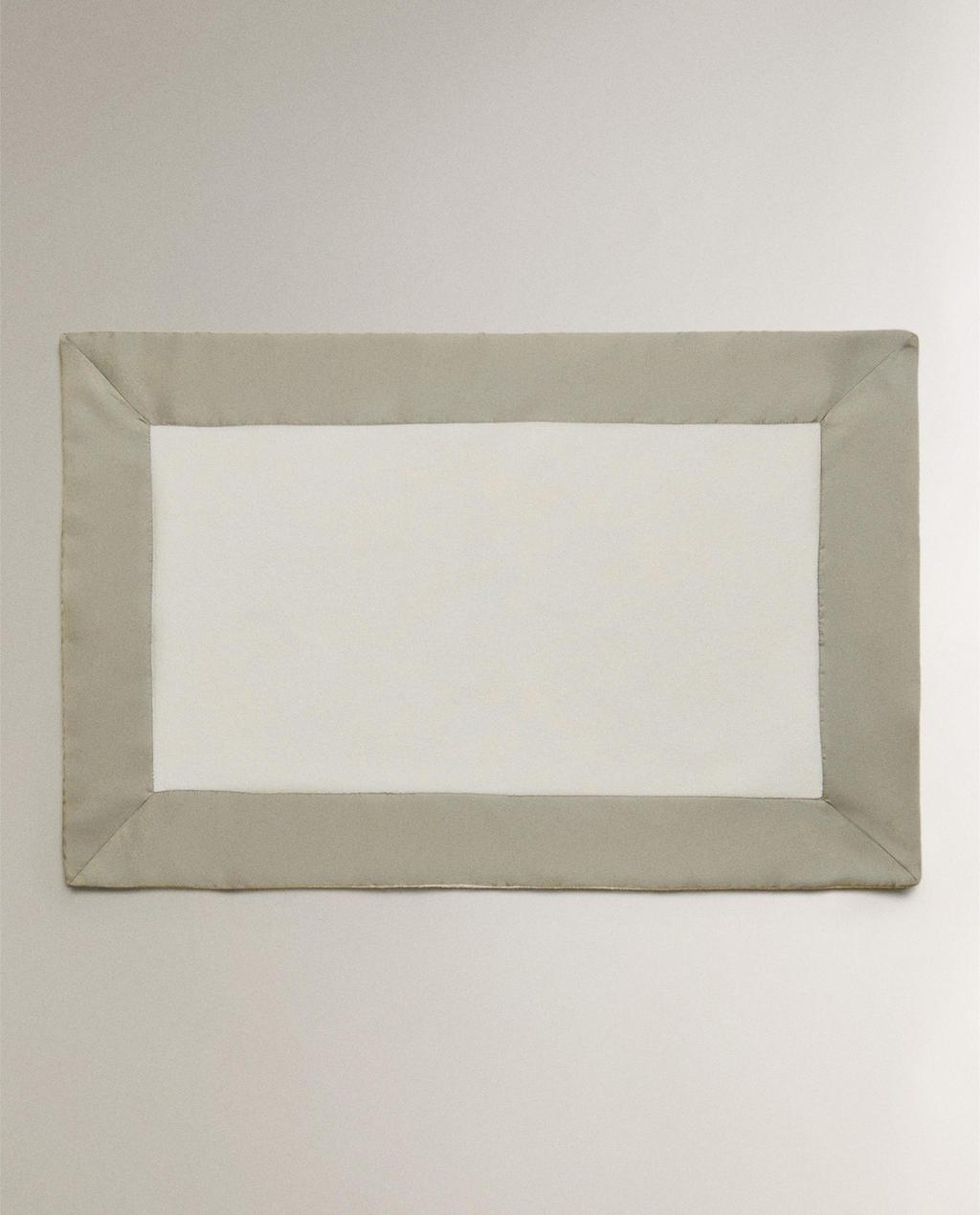 BATH MAT WITH FABRIC BAND