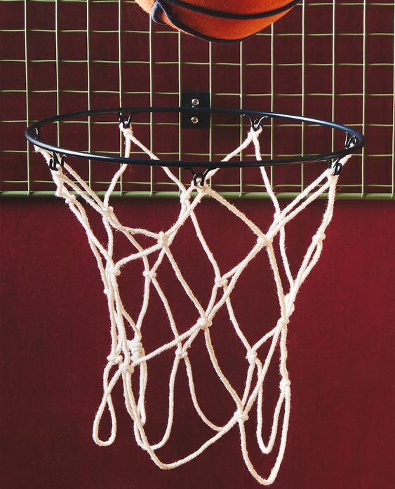 CHILDREN’S TOY BASKETBALL HOOP