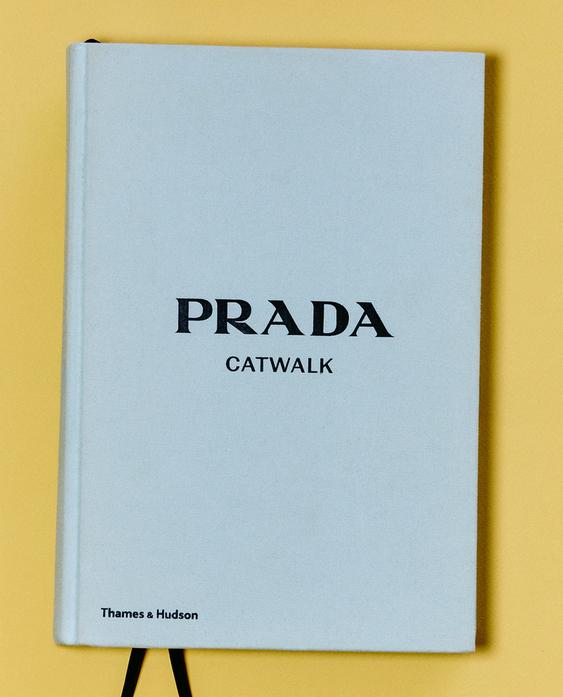 PRADA CATWALK BOOK (ENGLISH)