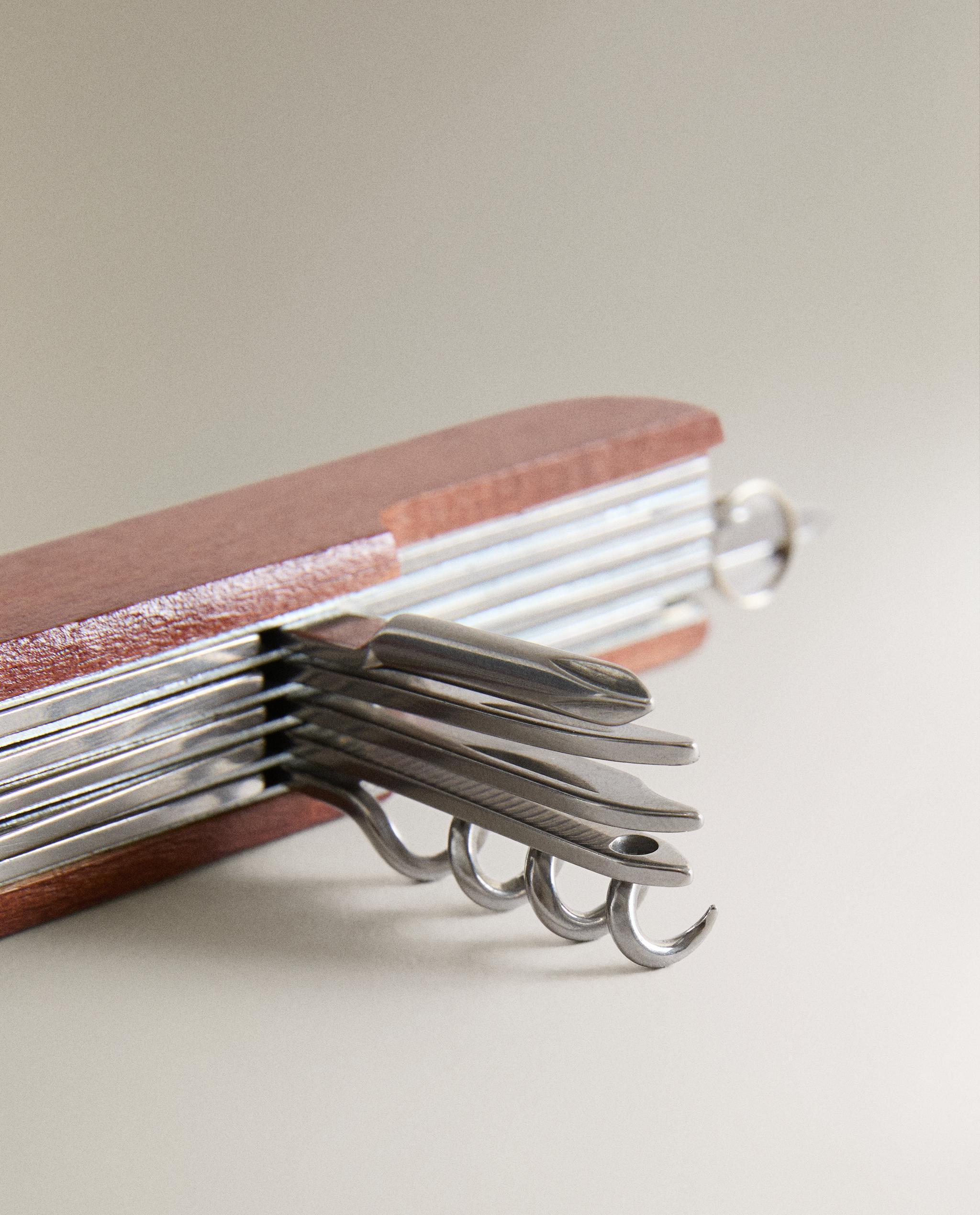 MULTIPURPOSE KNIFE AND COVER product thumbnail 2