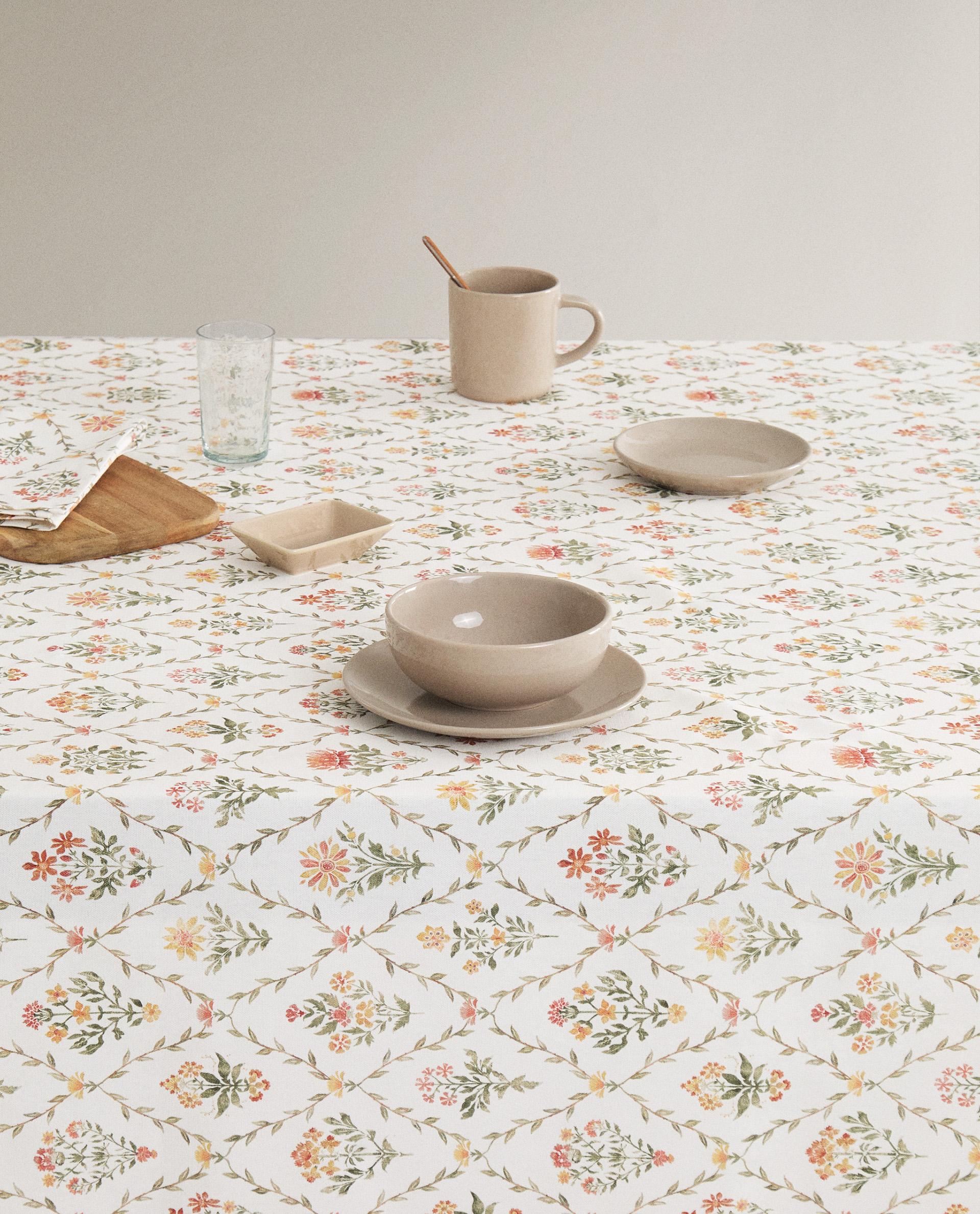 フローラルプリント テーブルクロス | Zara Home 日本/Japan