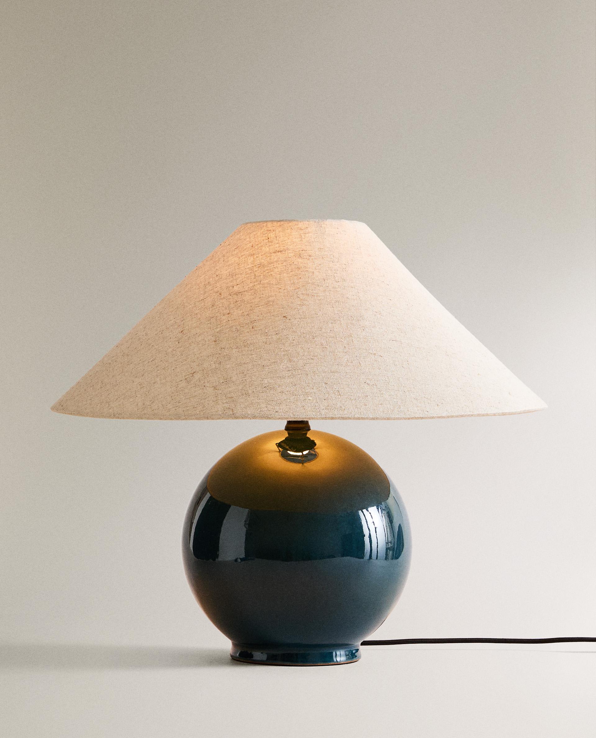 CERAMIC TABLE LAMP