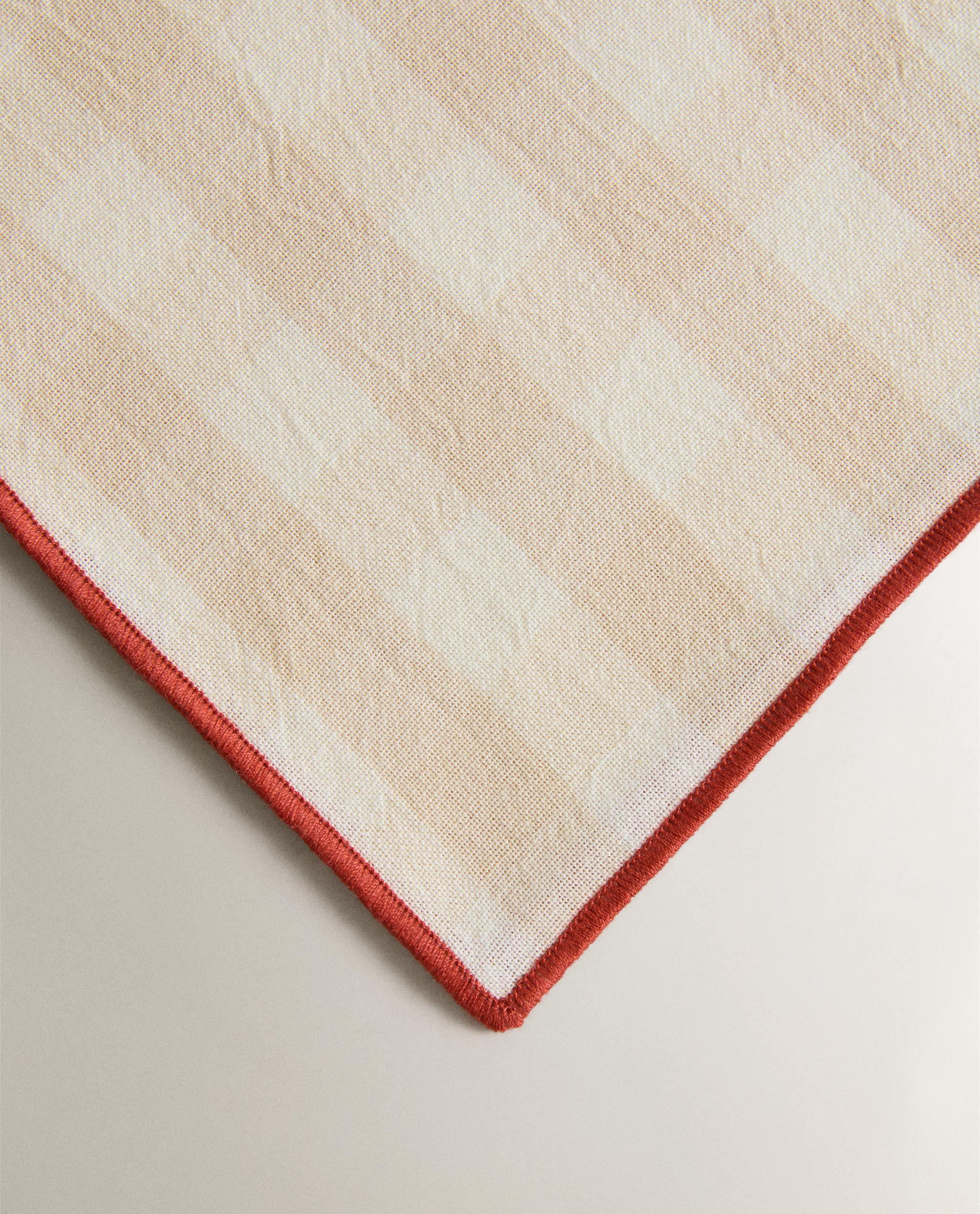 CHECK TABLECLOTH WITH TOPSTITCHING product thumbnail 3