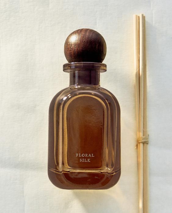 (100 ML) DIFFUSEUR À BÂTONNETS FLORAL SILK (100 ML) DIFFUSEUR À BÂTONNETS FLORAL SILK