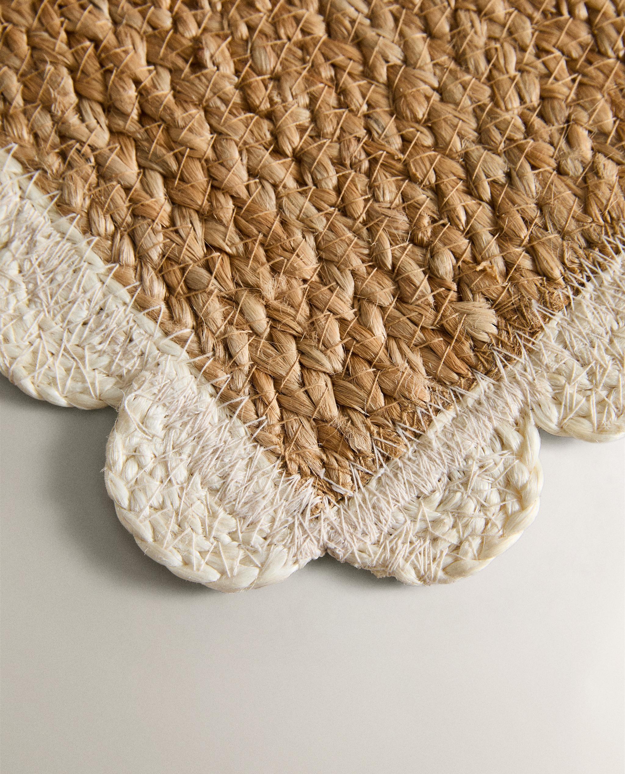 SCALLOPED JUTE PET RUG product thumbnail 13
