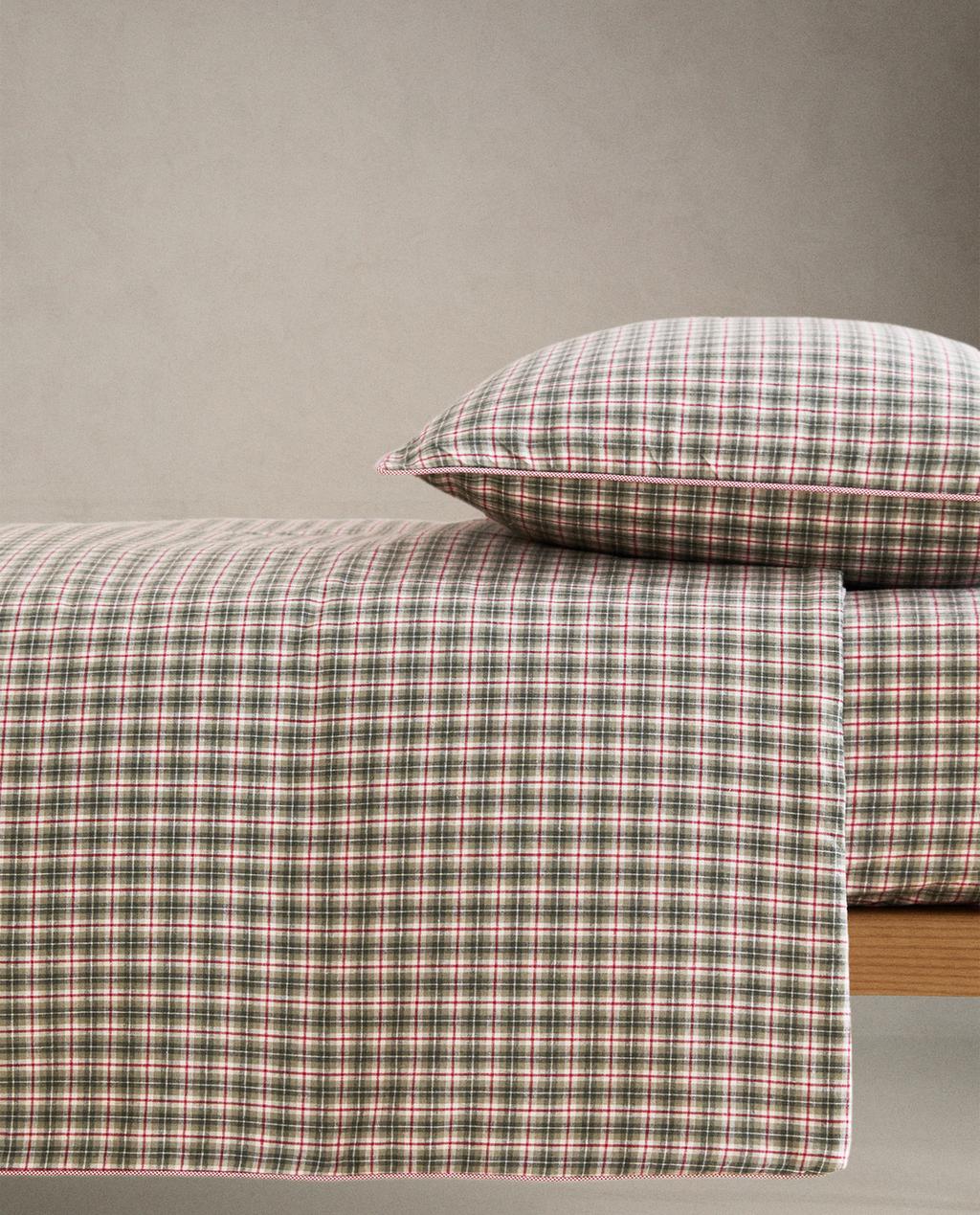 CHILDREN’S CHRISTMAS CHECK FLANNEL FITTED SHEET