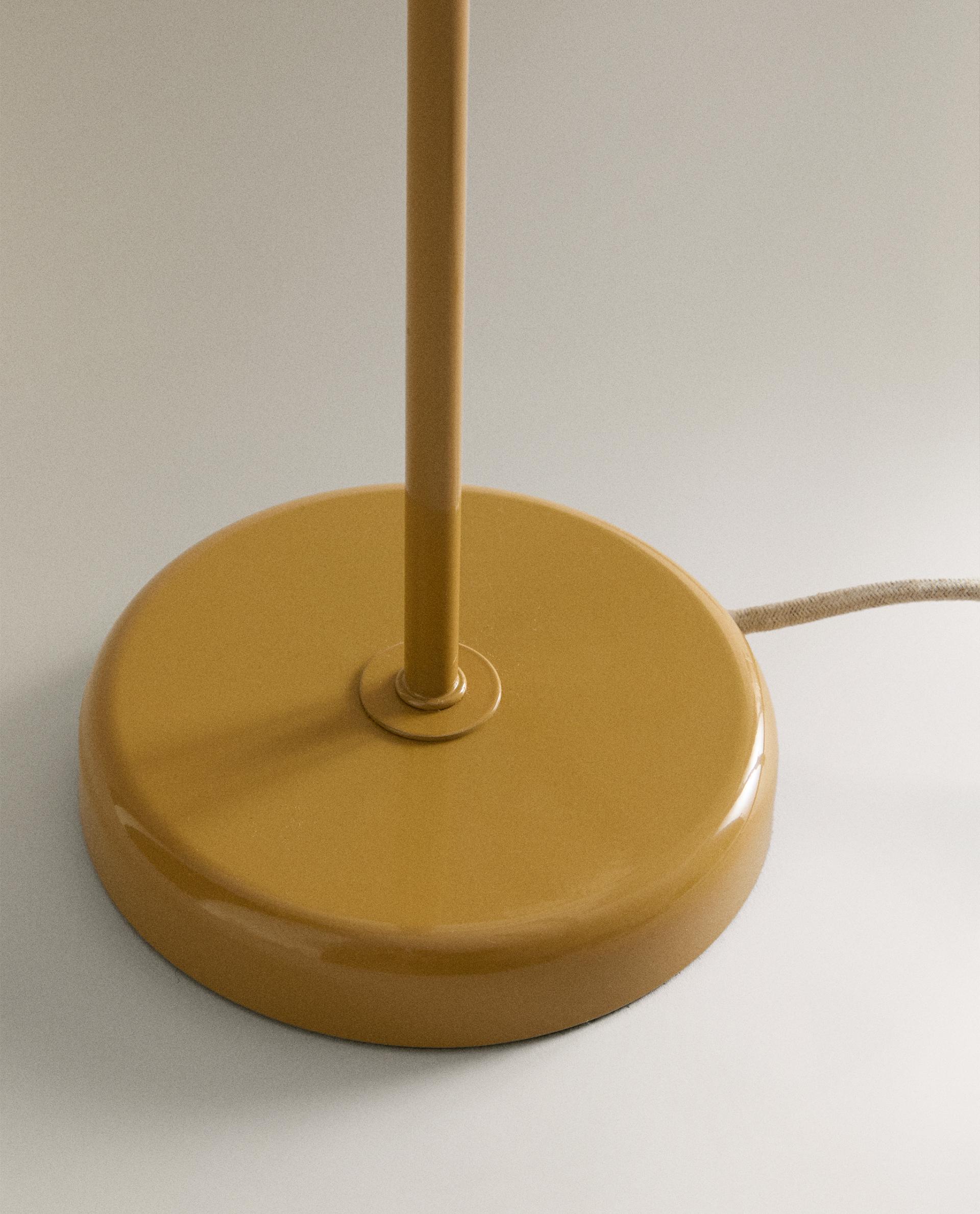 CHILDREN’S METAL DESK LAMP