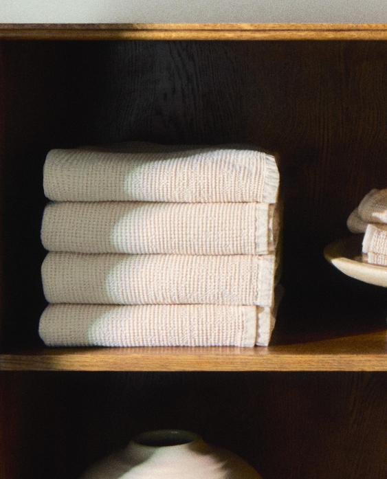 БАННИЙ РУШНИК З ДРІБНОЮ ВАФЕЛЬНОЮ ТЕКСТУРОЮ