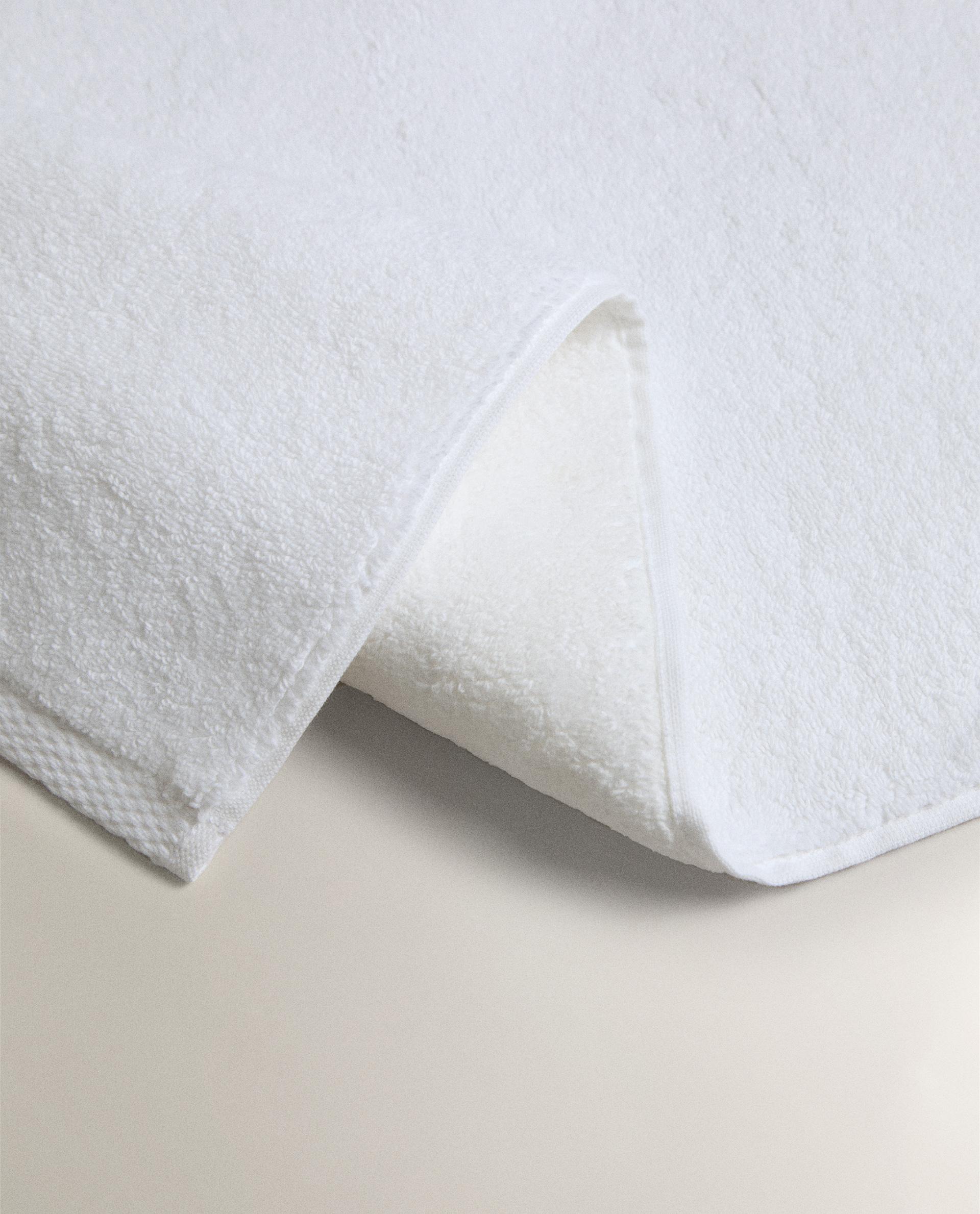 EXTRA SOFT NON-SLIP BATH MAT