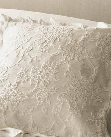 JACQUARD CUSHION COVER WITH RUFFLE