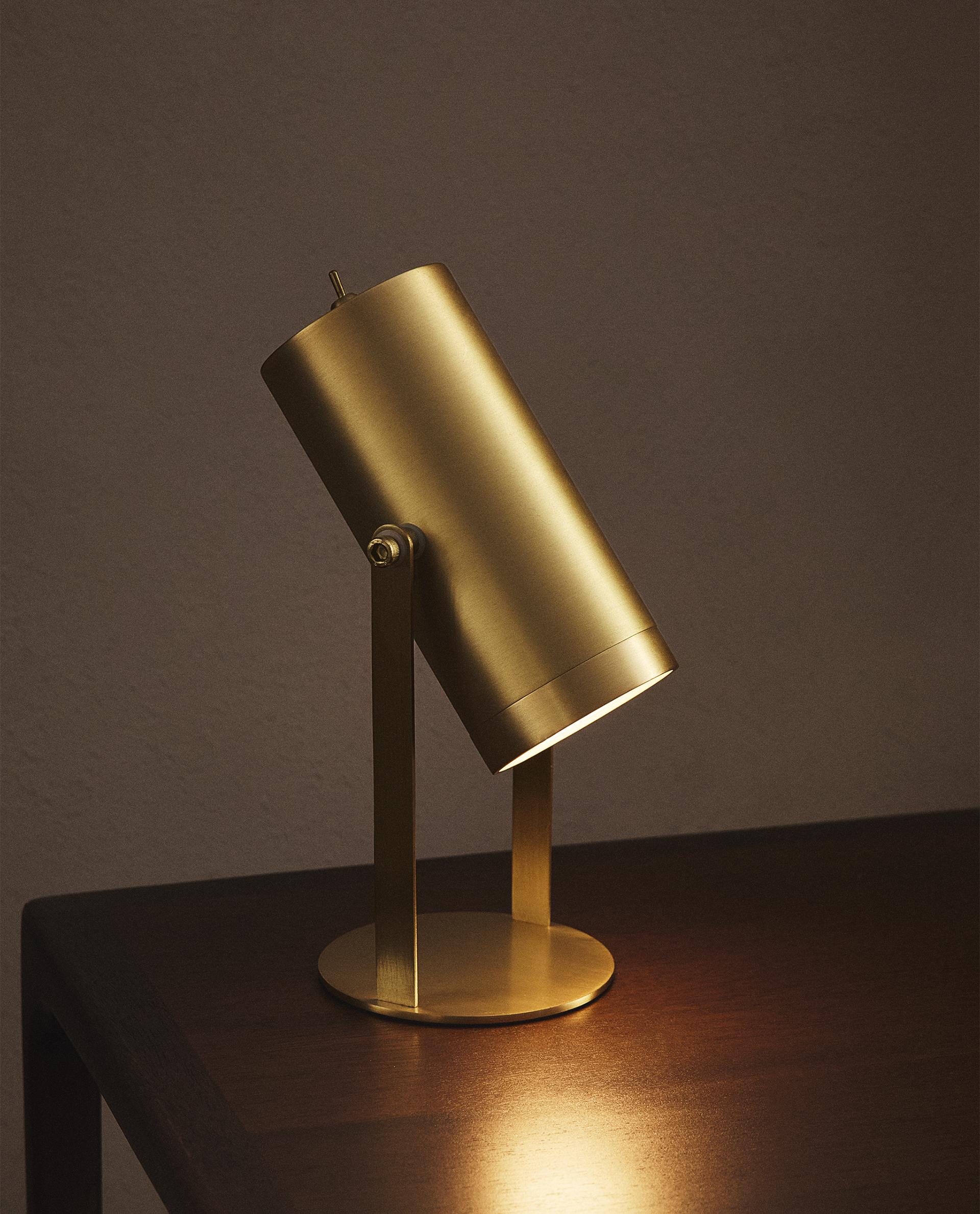 LAMP | USB RECHARGEABLE TABLE SPOTLIGHT