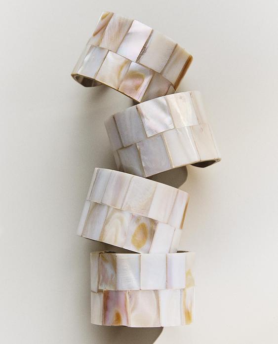 PAKKE MED SERVIETRINGE MED PERLEMOR (PAKKE MED 4)