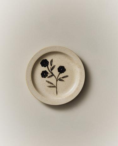 ΜΙΚΡΟ ΠΙΑΤΟ ΑΠΟ ΗΜΙΠΟΡΣΕΛΑΝΗ ΜΕ ΛΟΥΛΟΥΔΙ