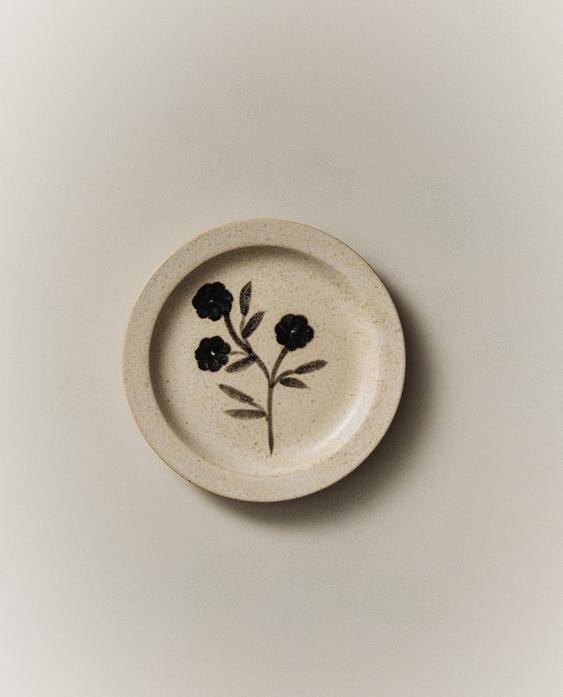 ТАРЕЛКА ИЗ КЕРАМИКИ С ЦВЕТОЧНЫМ РИСУНКОМ