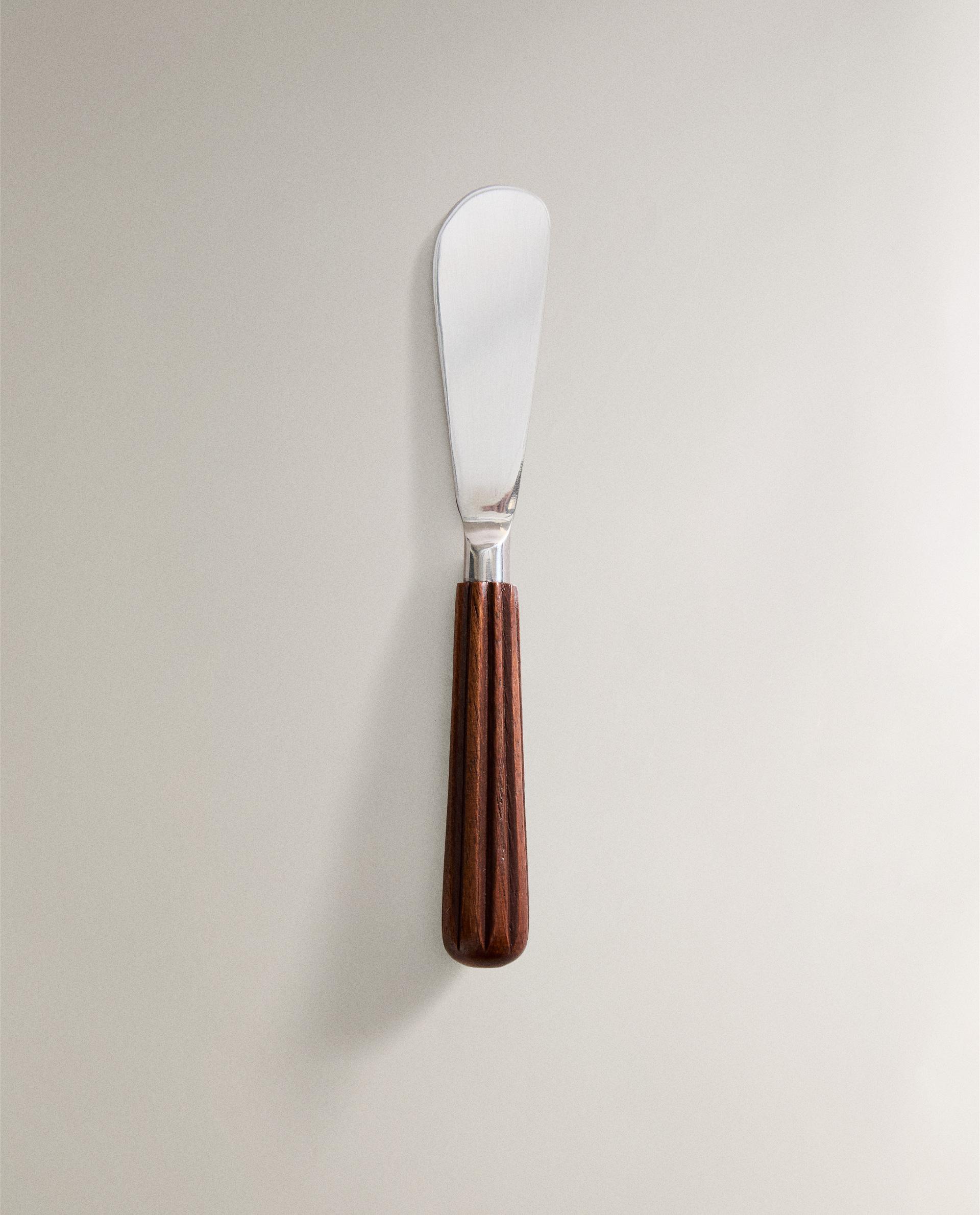 WOODEN BUTTER KNIFE