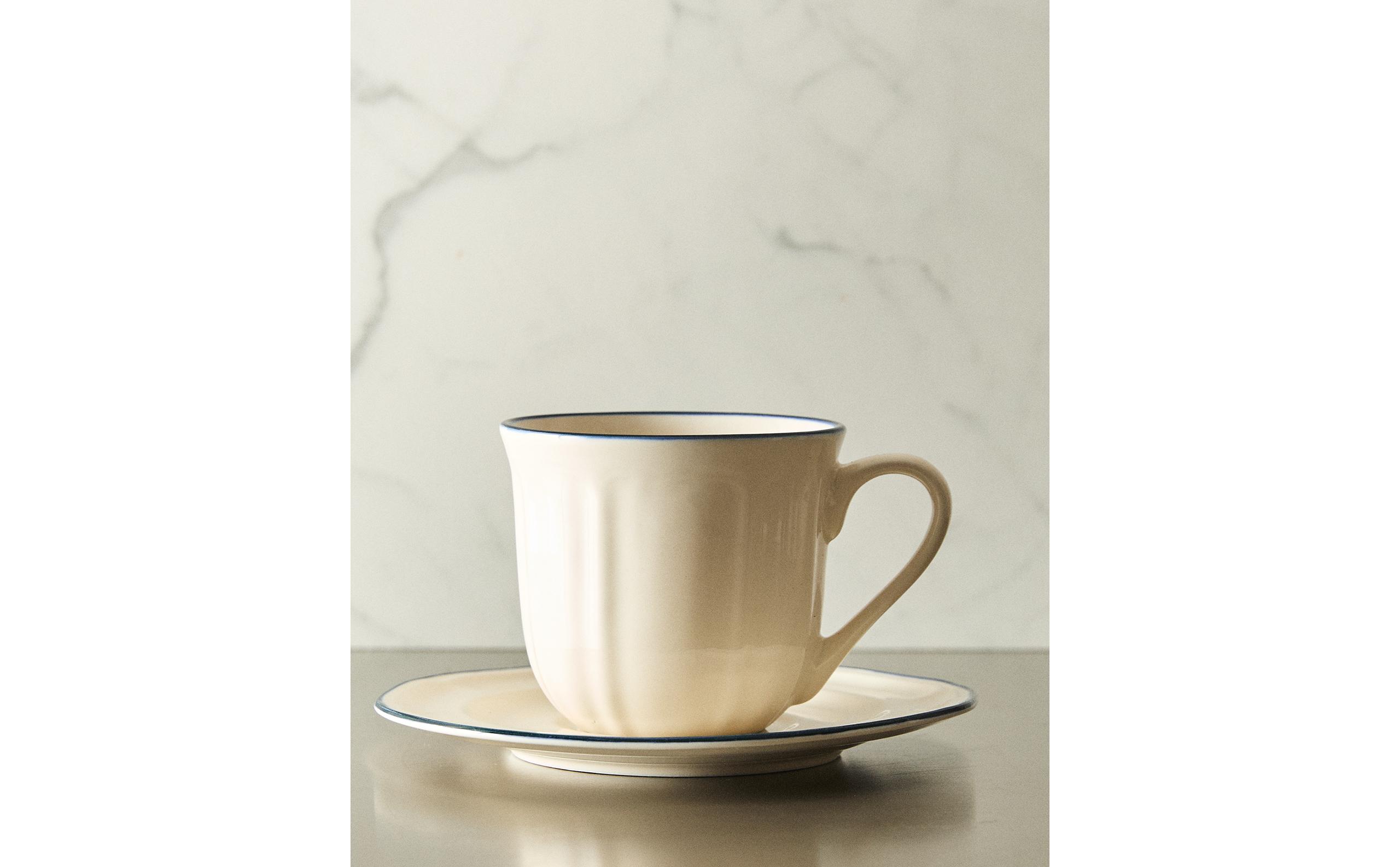 【ZARA 】深皿とカップソーサーの2点セット/白色葉模様の食器セット ZARA HOME】深皿とカップソーサーの2点セット/白色葉模様の食器