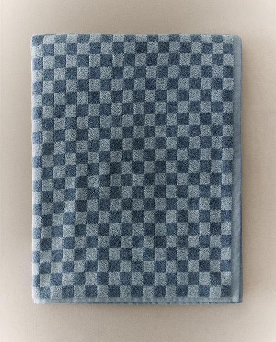 CHEQUERED BATH TOWEL
