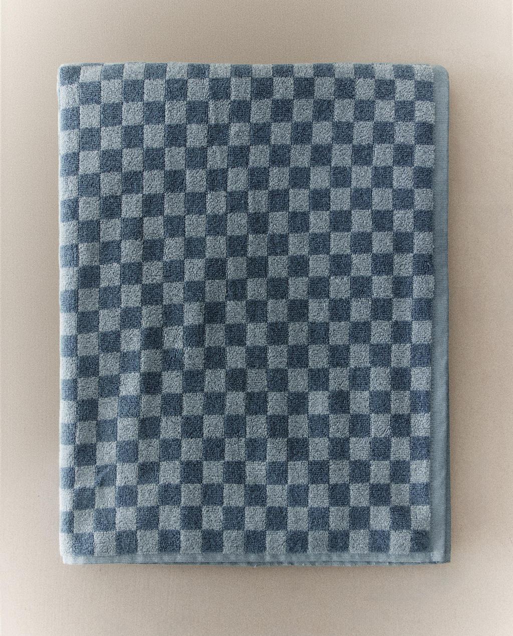 CHEQUERED BATH TOWEL