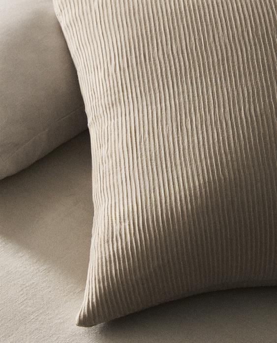 GATHERED QUILT CUSHION COVER