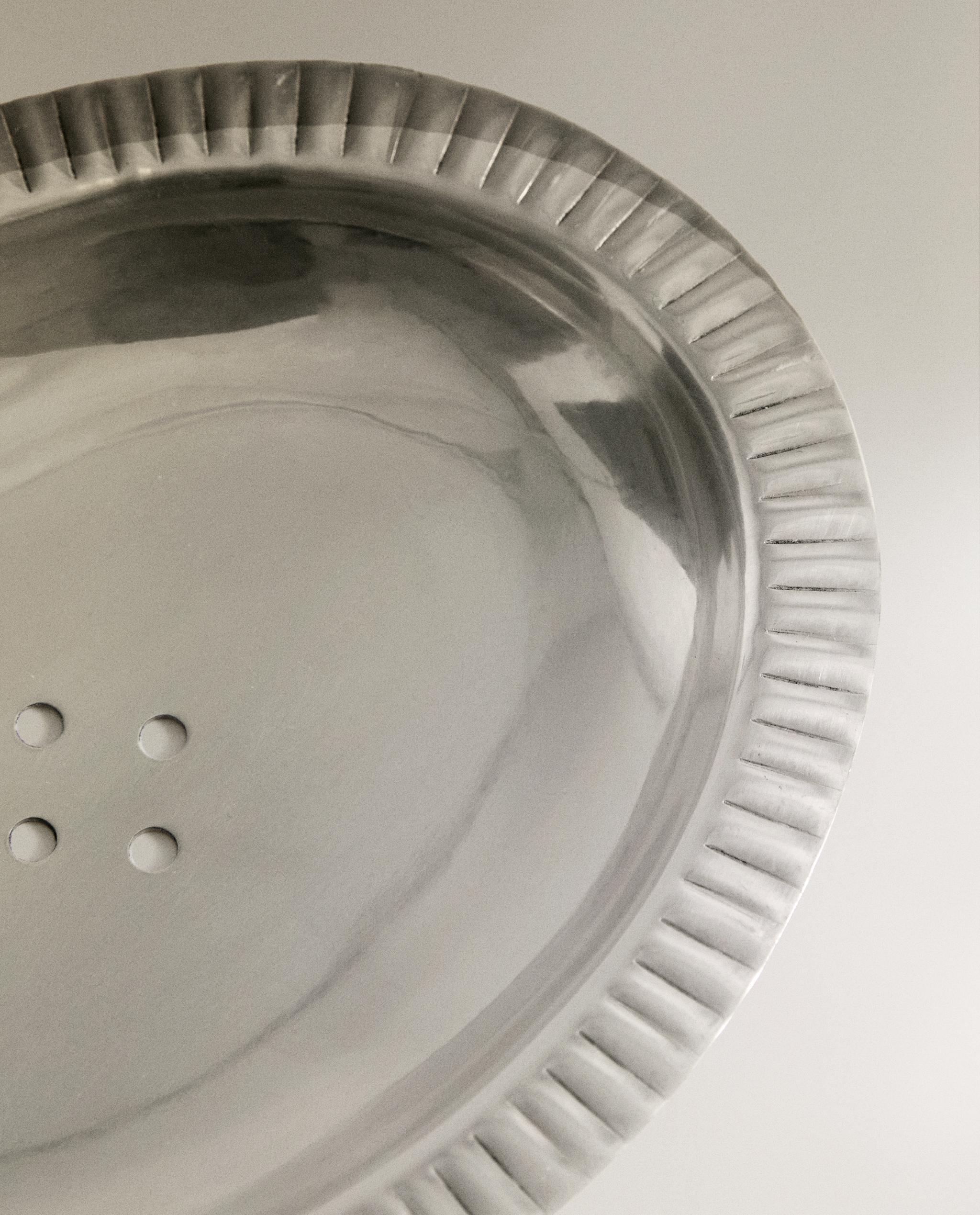 SCALLOPED METAL BATHROOM SOAP DISH product thumbnail 6