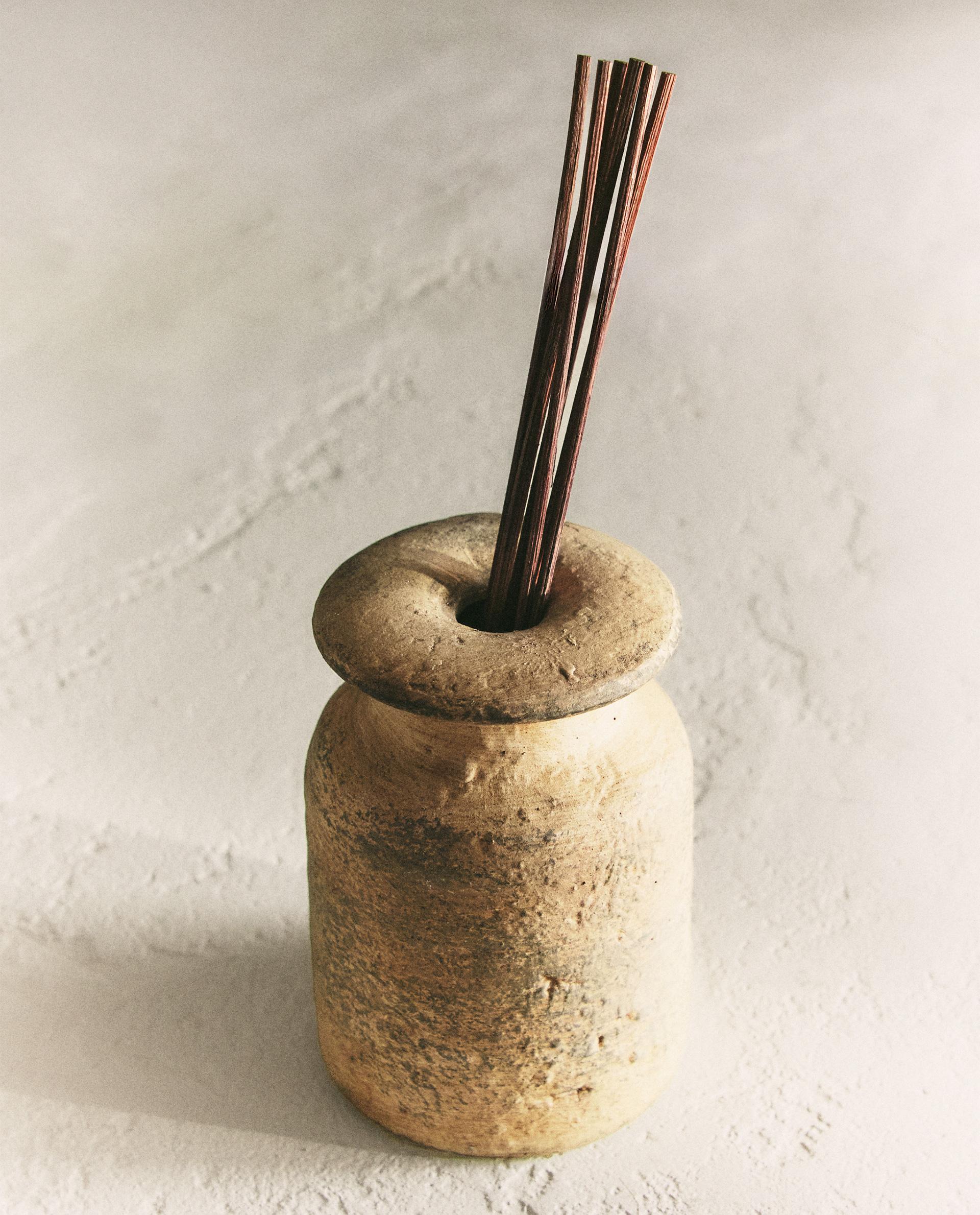 DECORATIVE VANILLA CERAMIC REED DIFFUSER COVER | Zara Home United Kingdom