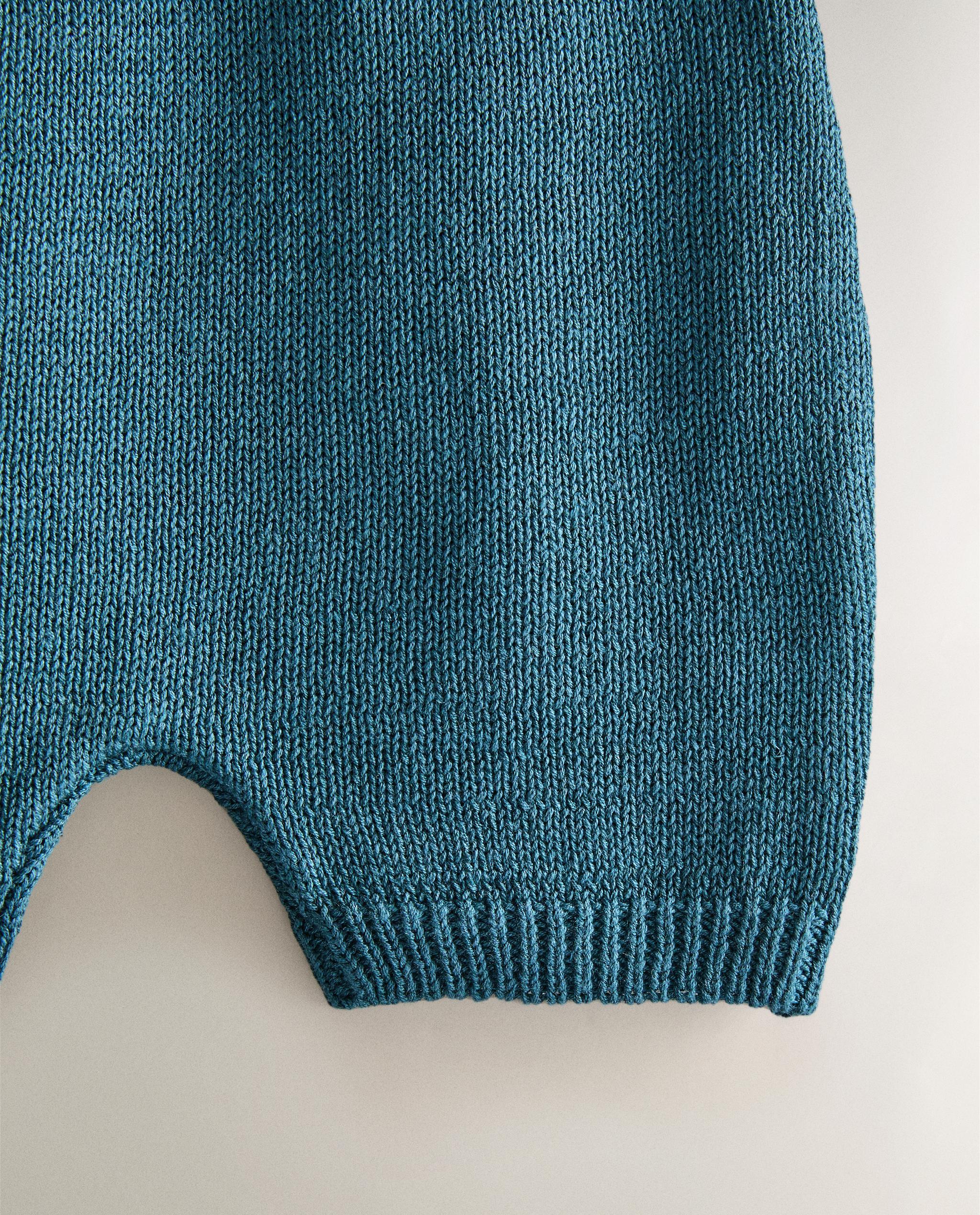 BABY BONNET AND DUNGAREES product thumbnail 5