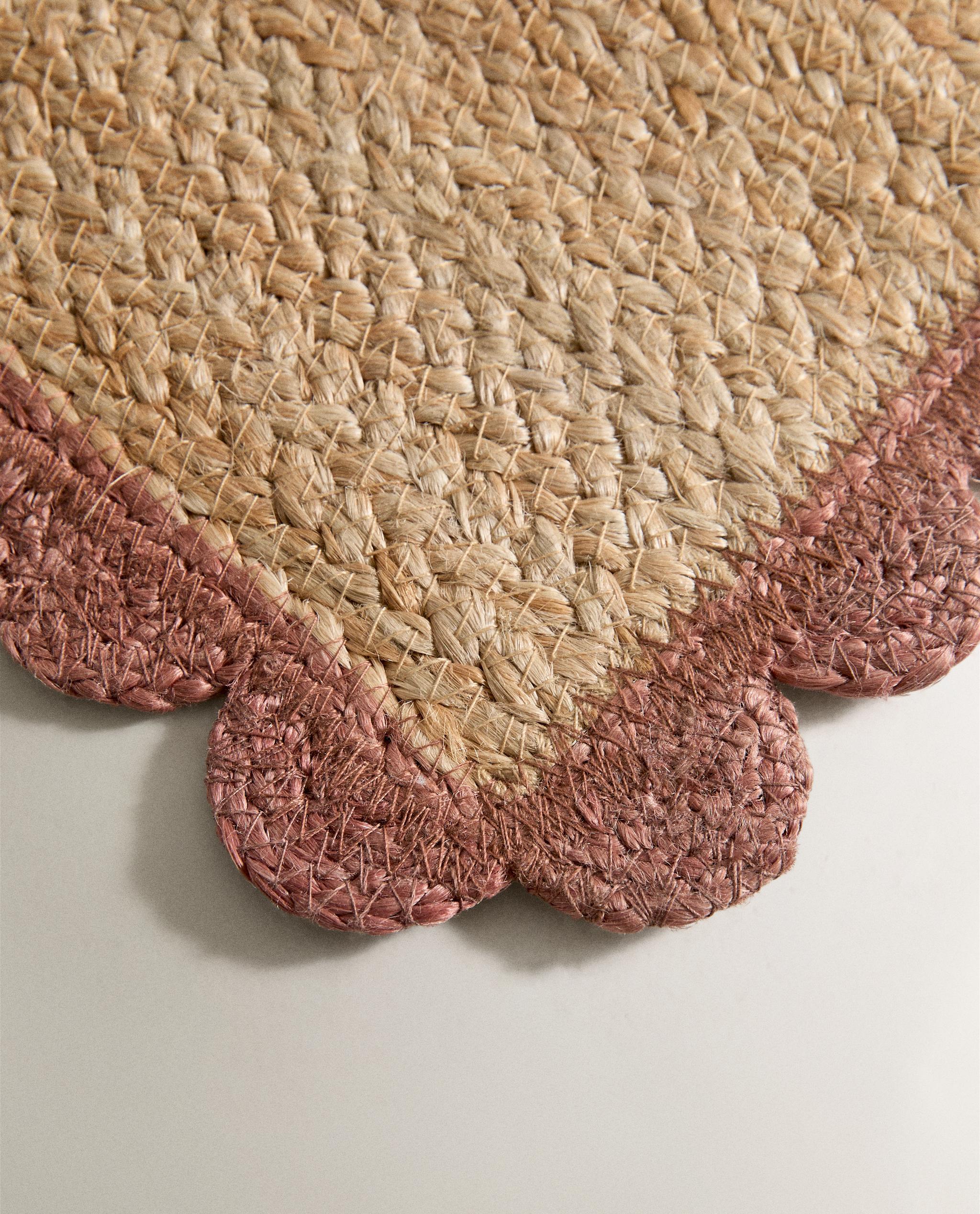 SCALLOPED JUTE PET RUG product thumbnail 7
