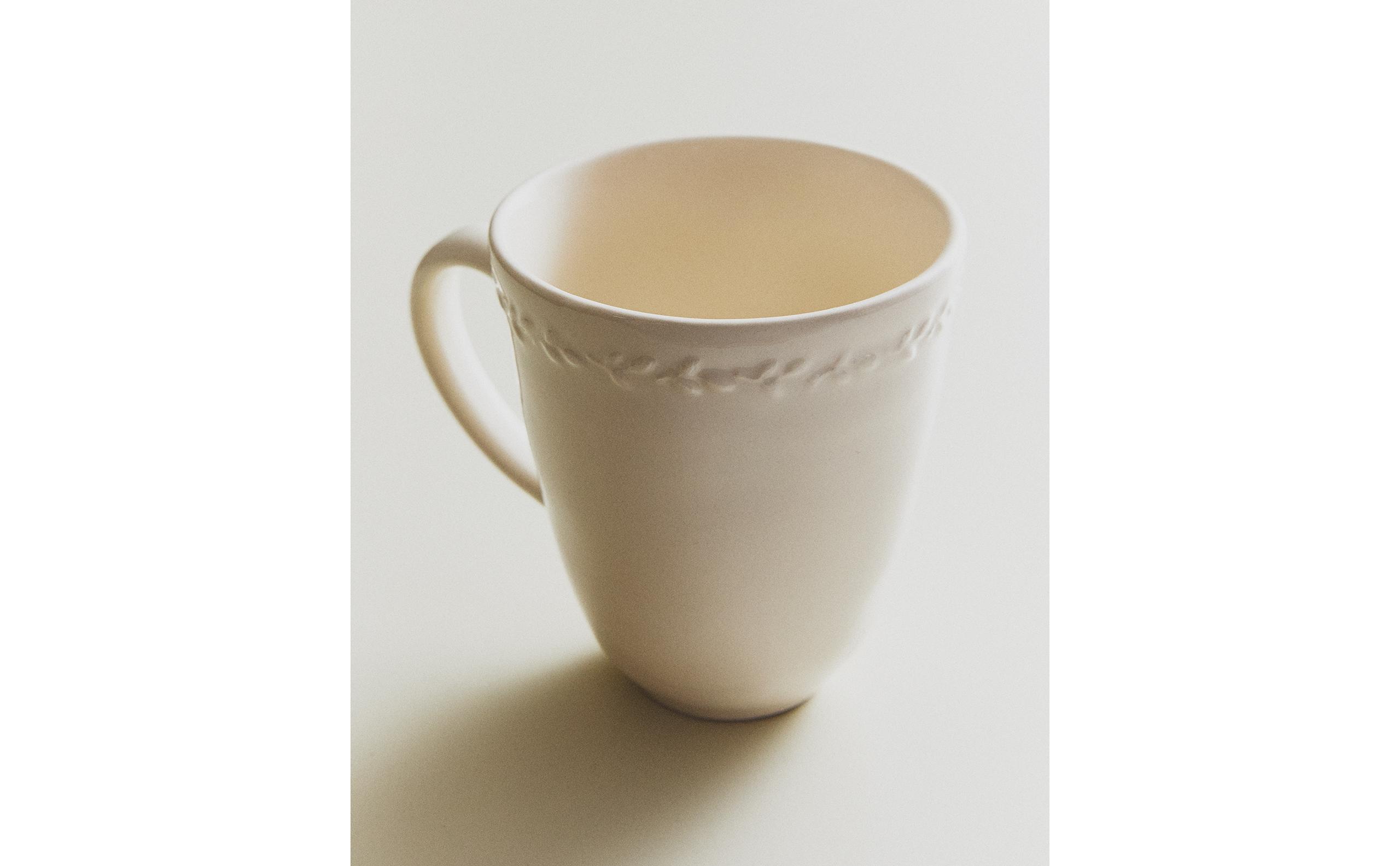 EARTHENWARE MUG WITH RAISED-DESIGN EDGE product thumbnail 2
