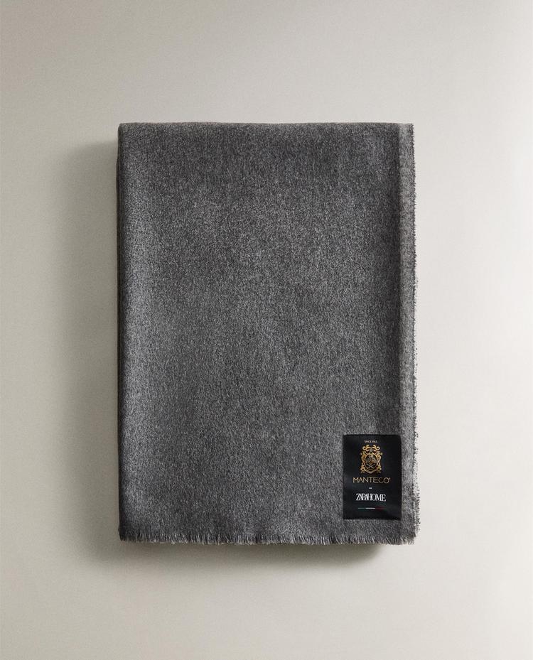 CASHMERE AND WOOL THROW
