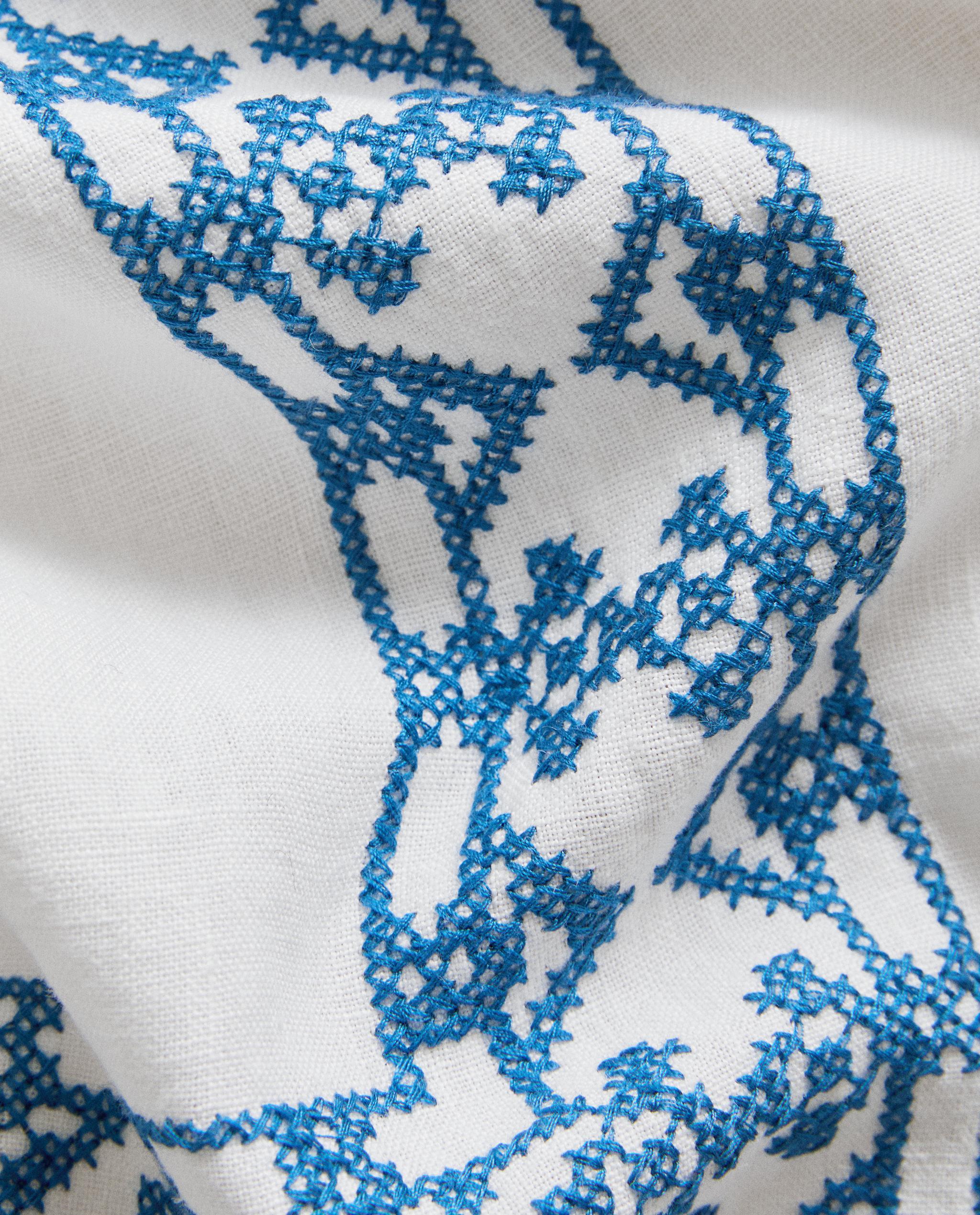 GEOMETRIC EMBROIDERED LINEN TABLECLOTH product thumbnail 6