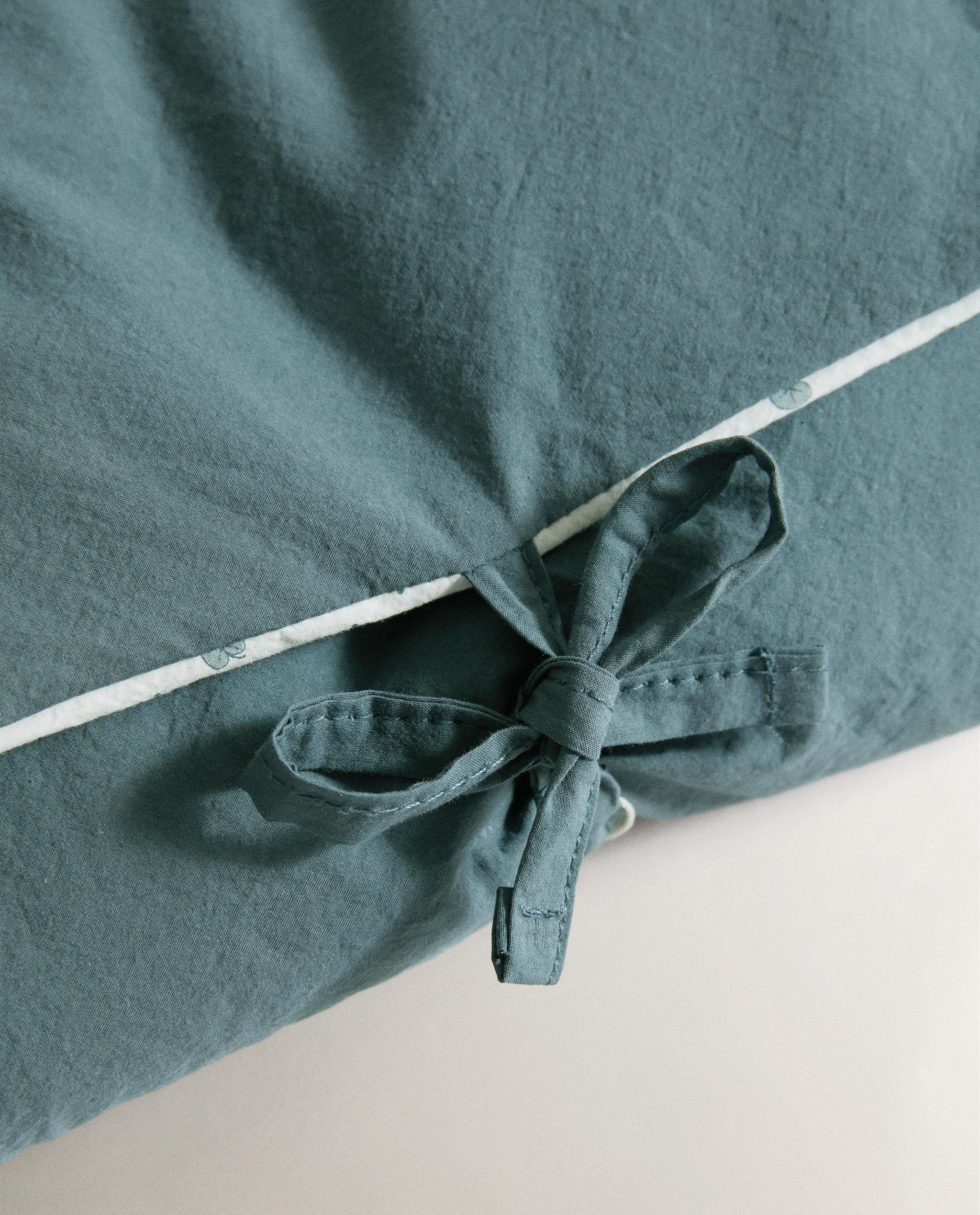 PORTABLE LEAF PRINT BABY CHANGING MAT product thumbnail 6