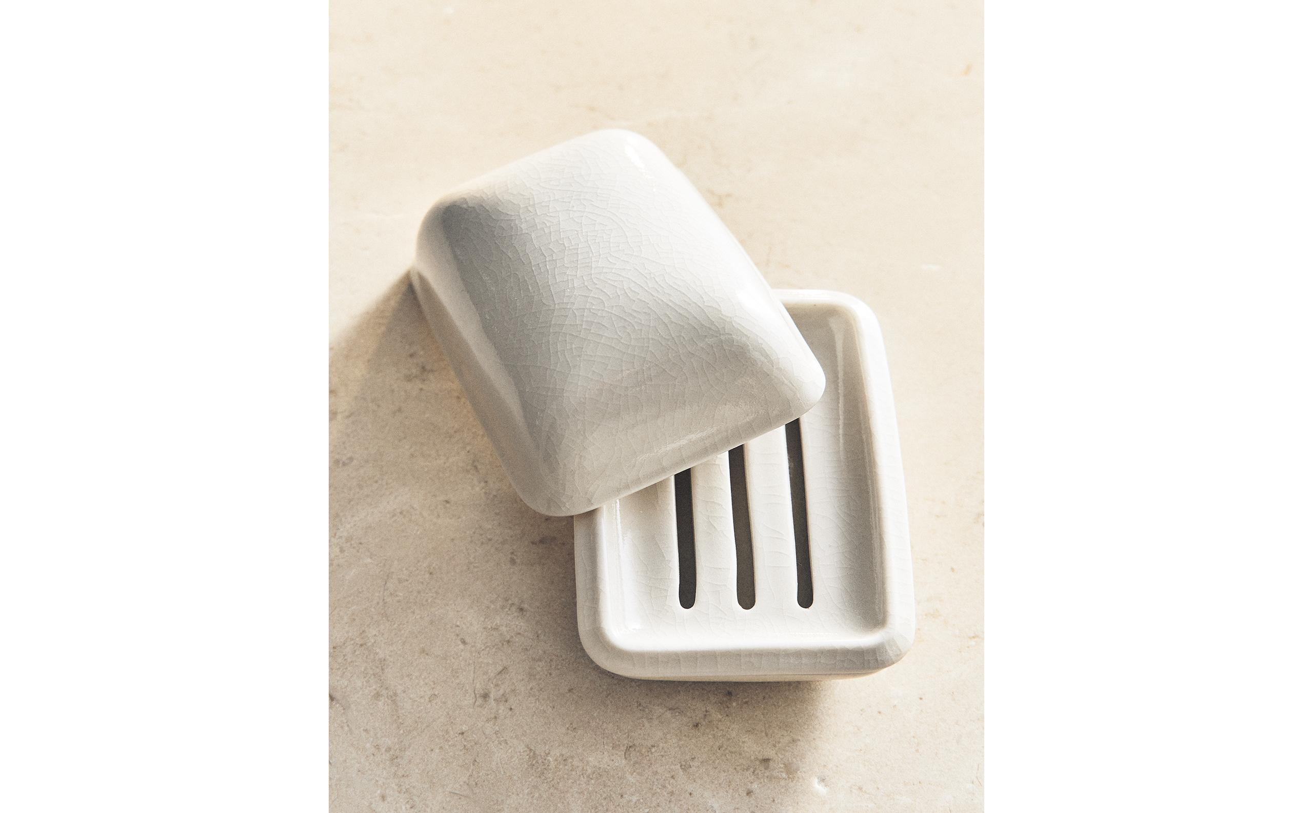 CERAMIC BATHROOM SOAP DISH WITH LID product thumbnail 9