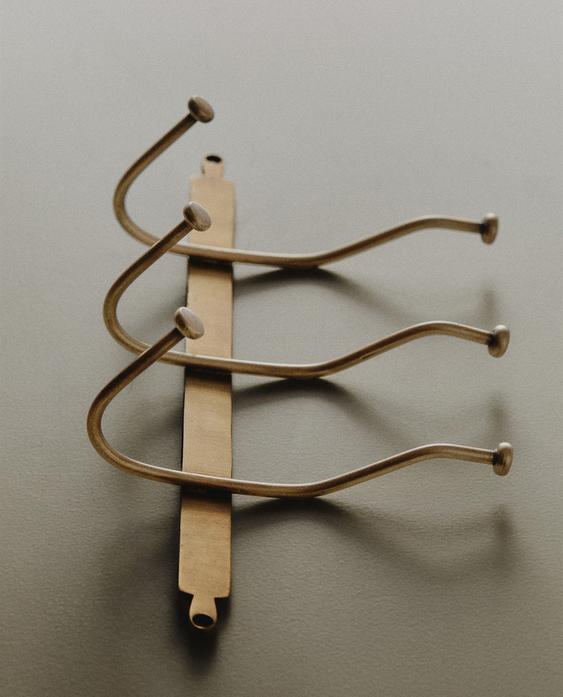 GOLDEN WALL HANGER GOLDEN WALL HANGER