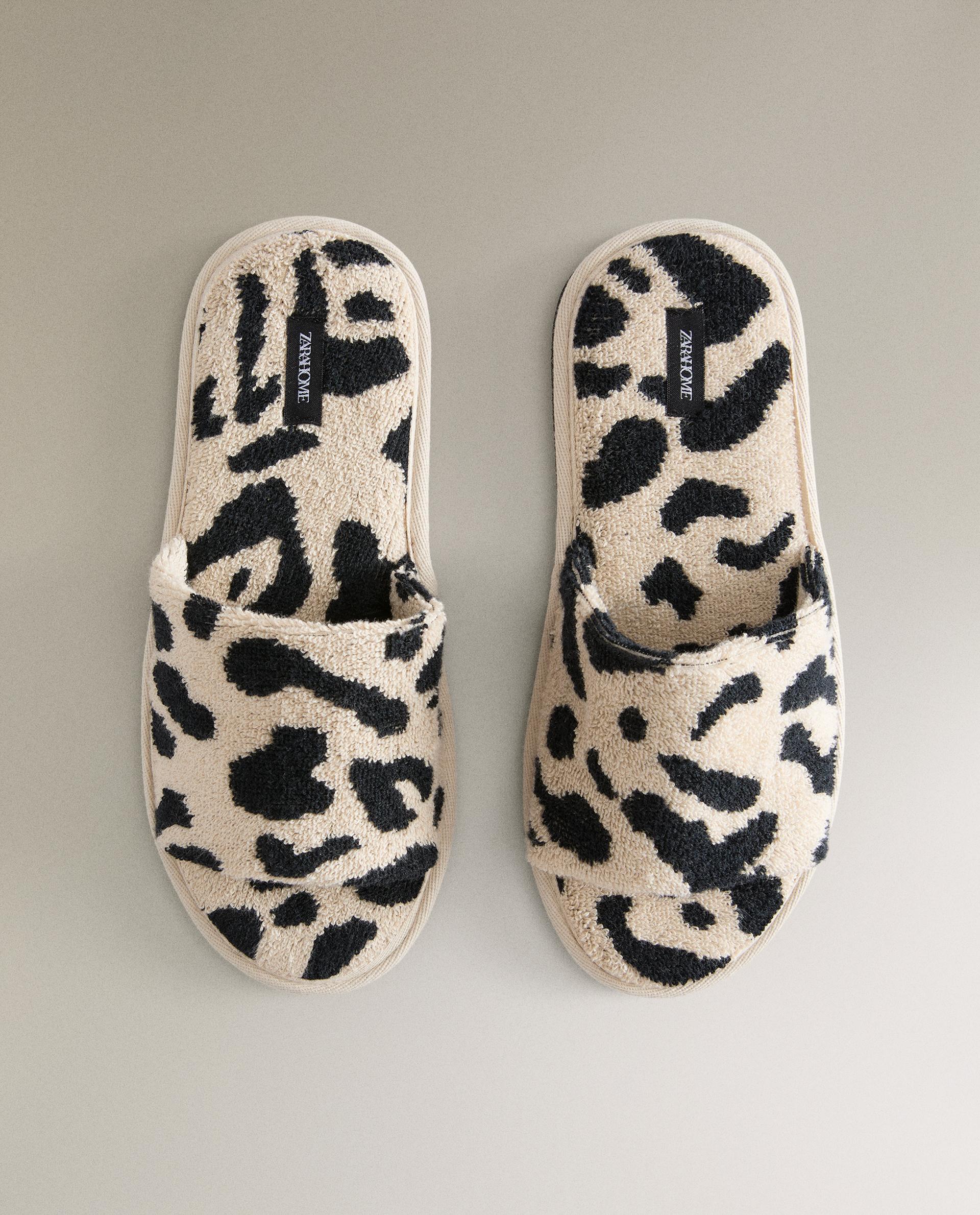 ANIMAL PRINT TERRY SLIDER SLIPPERS product thumbnail 3