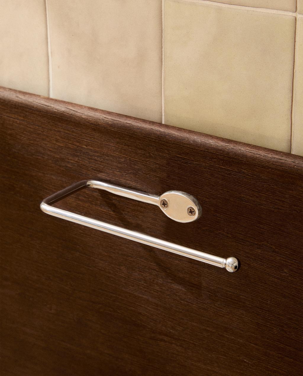 ZILVERKLEURIGE METALEN TOILETROLHOUDER ZILVERKLEURIGE METALEN TOILETROLHOUDER