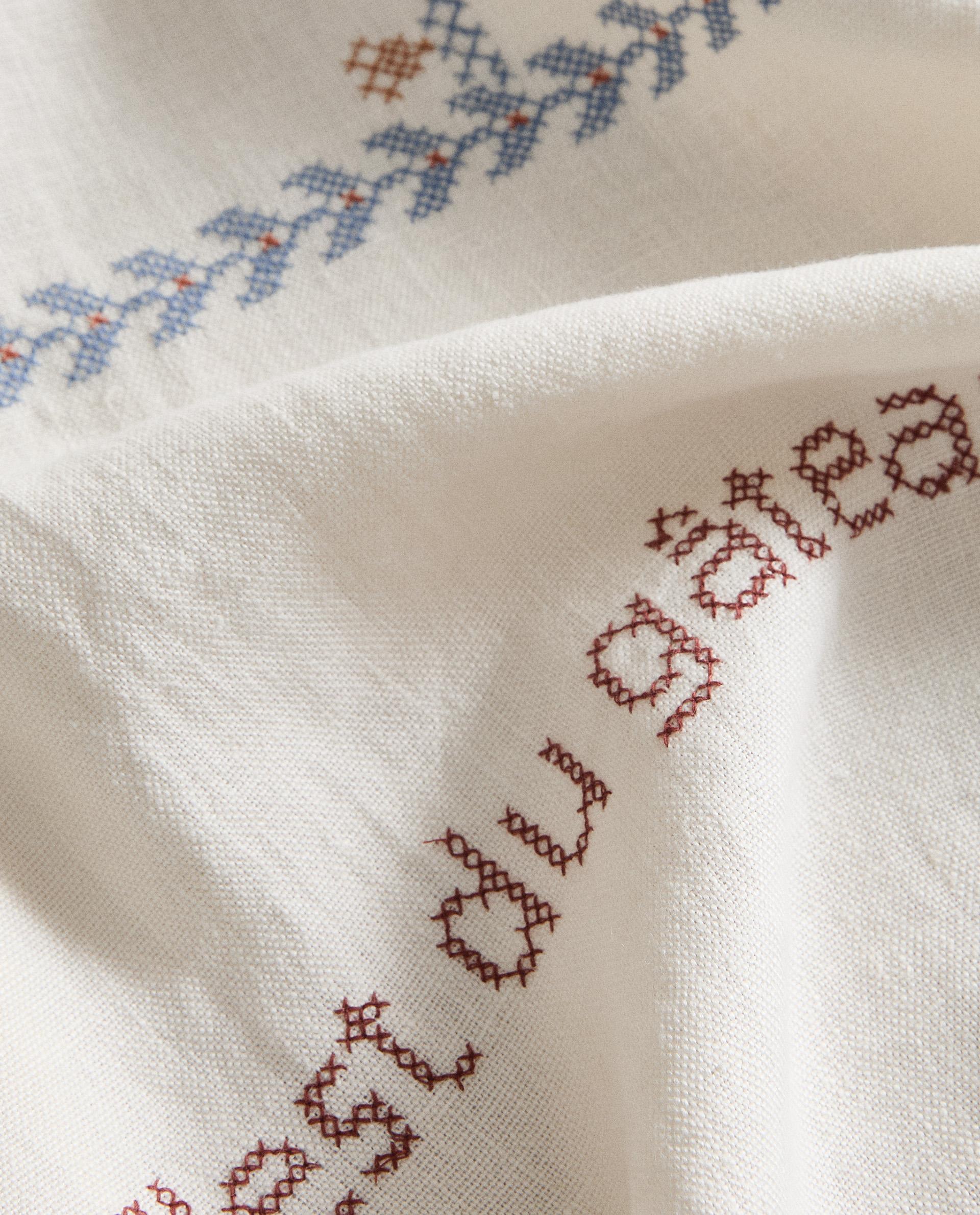 クロスステッチ リネンテーブルクロス | Zara Home 日本/Japan