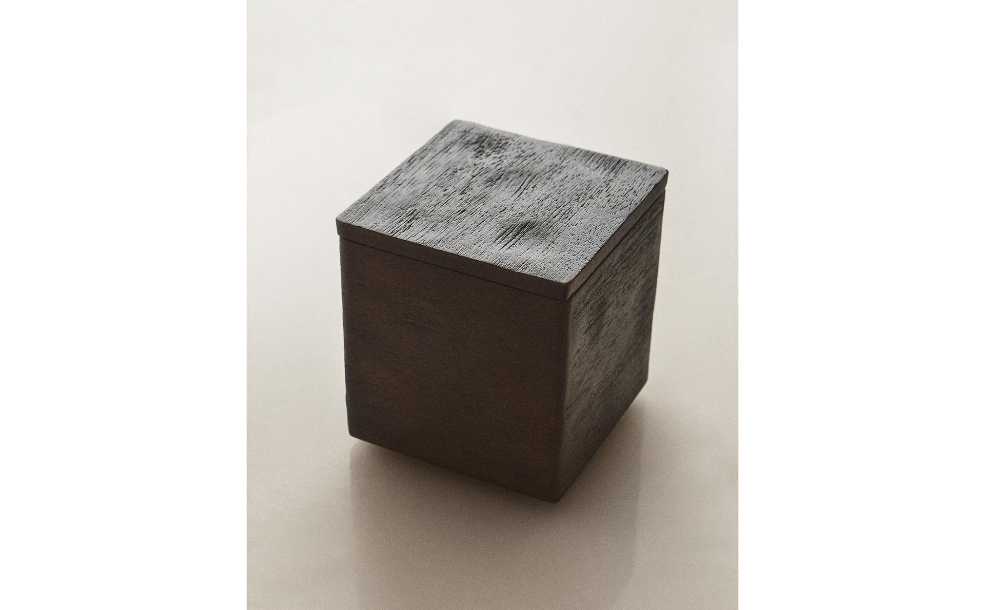 SMALL WOODEN BOX WITH LID SMALL WOODEN BOX WITH LID
