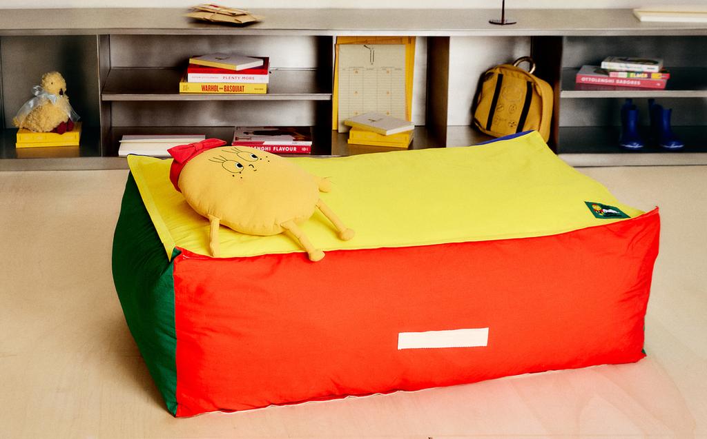 МНОГОЦВЕТЕН ДЕТСКИ ПУФ X THE ANIMALS OBSERVATORY